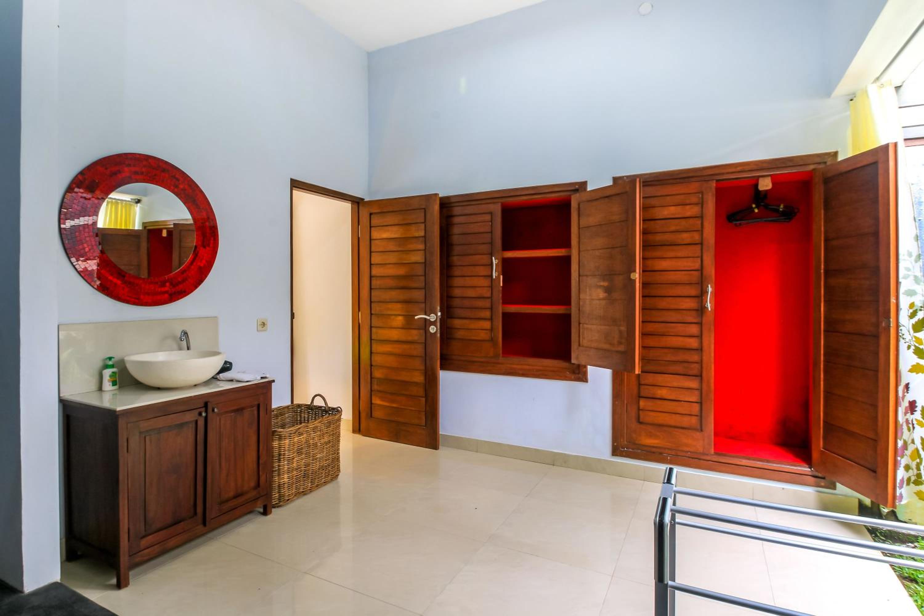 Family Suite with Bathtub - Photo 3