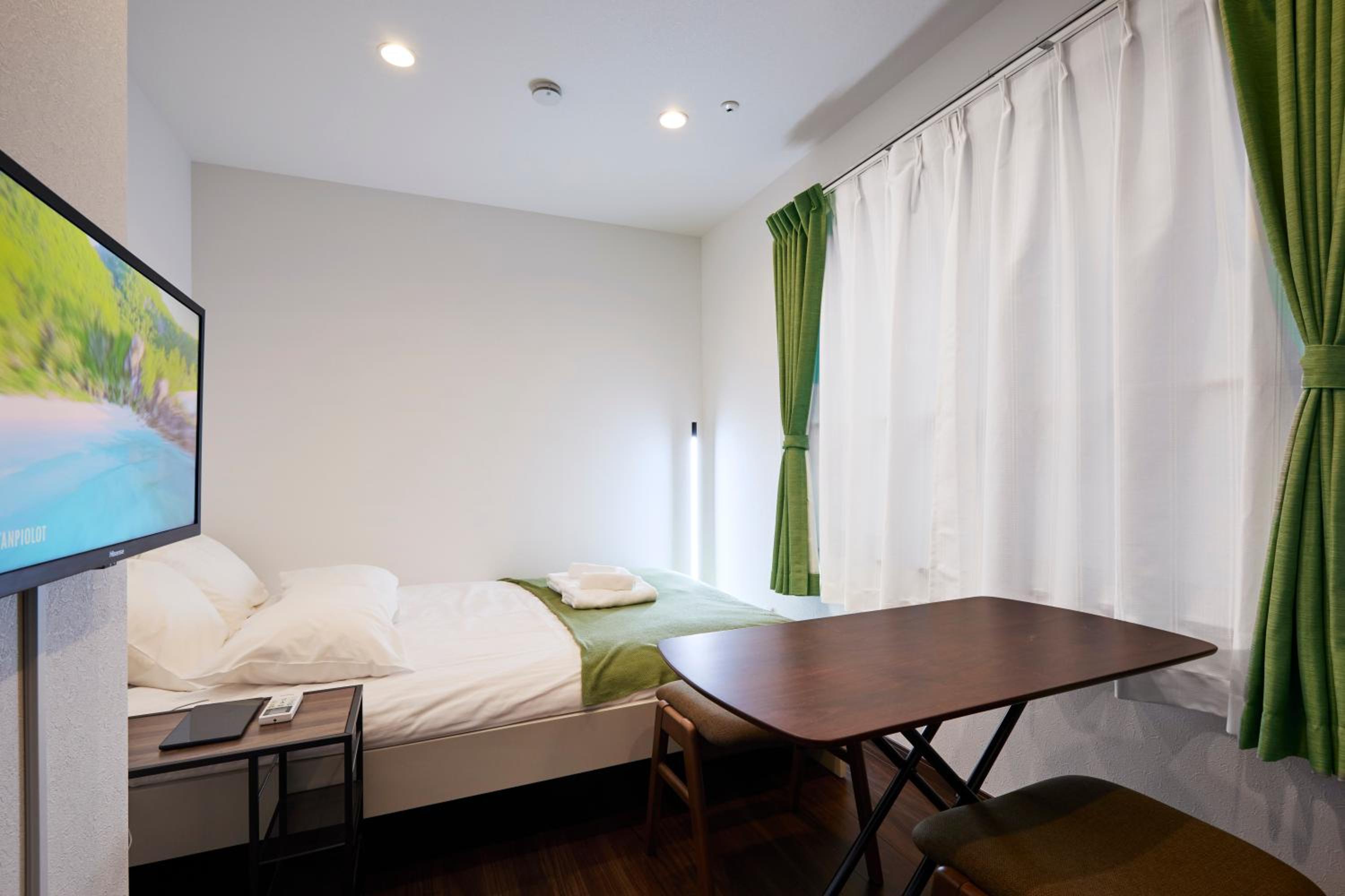 One-Bedroom Apartment photo 1