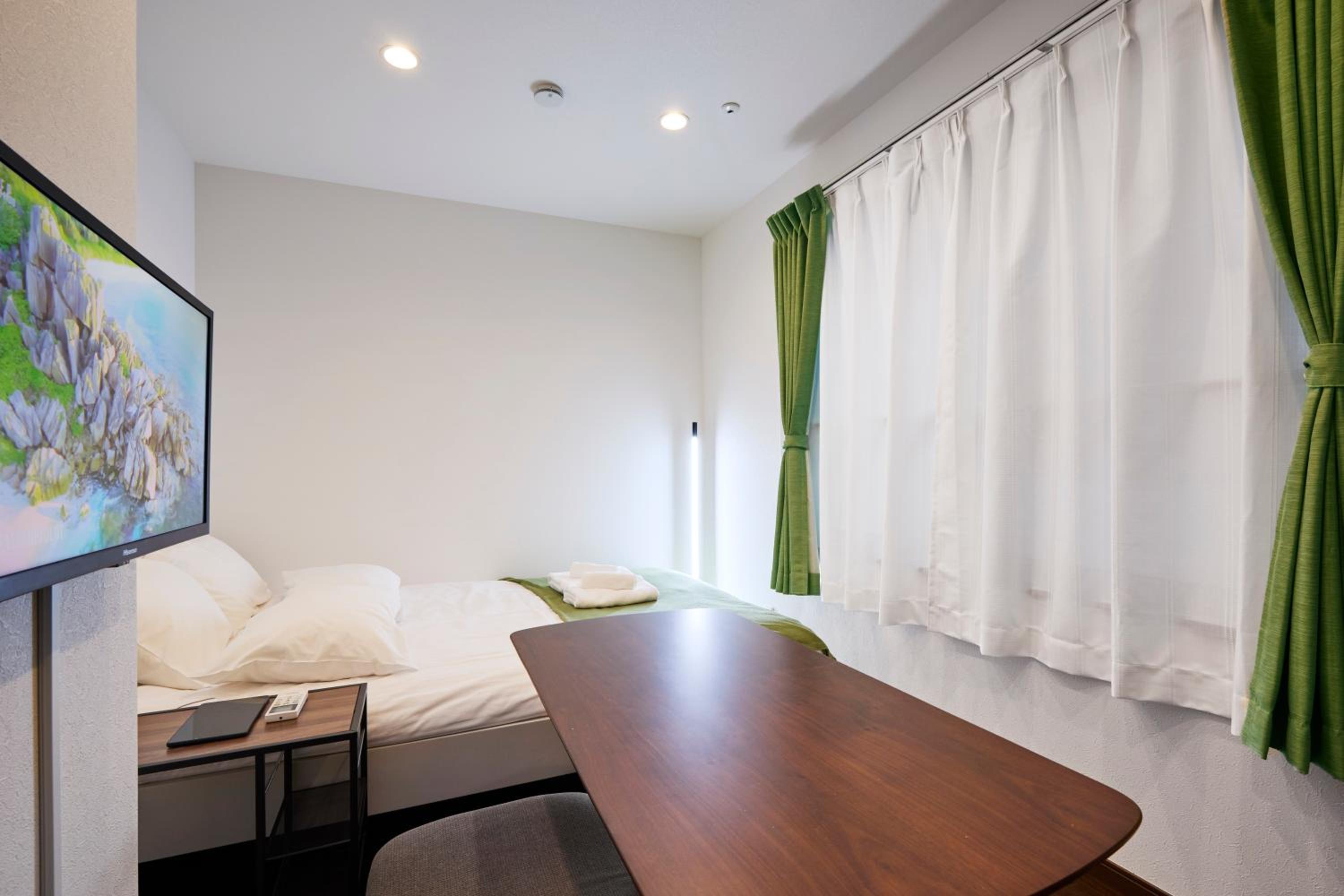 One-Bedroom Apartment photo 2