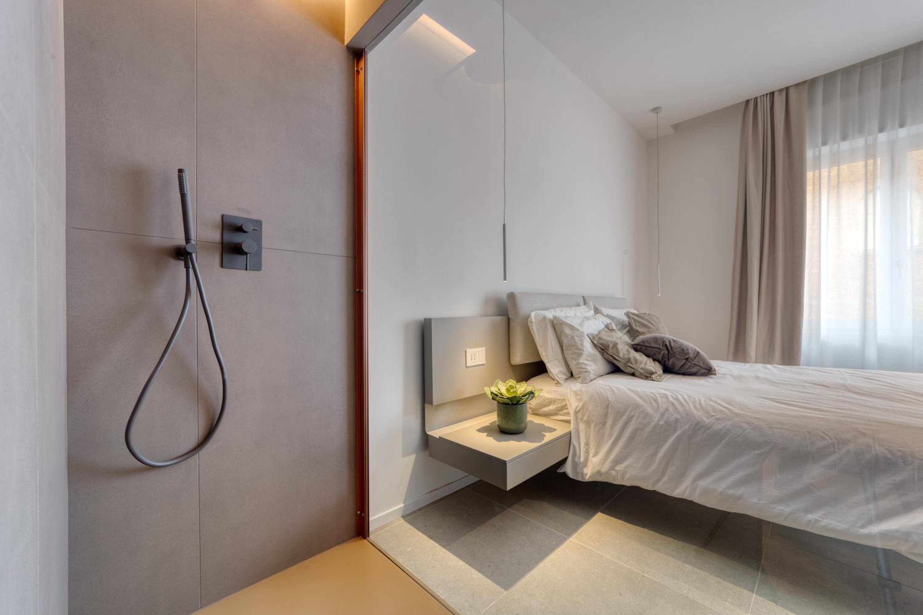 Large Double Room photo 3