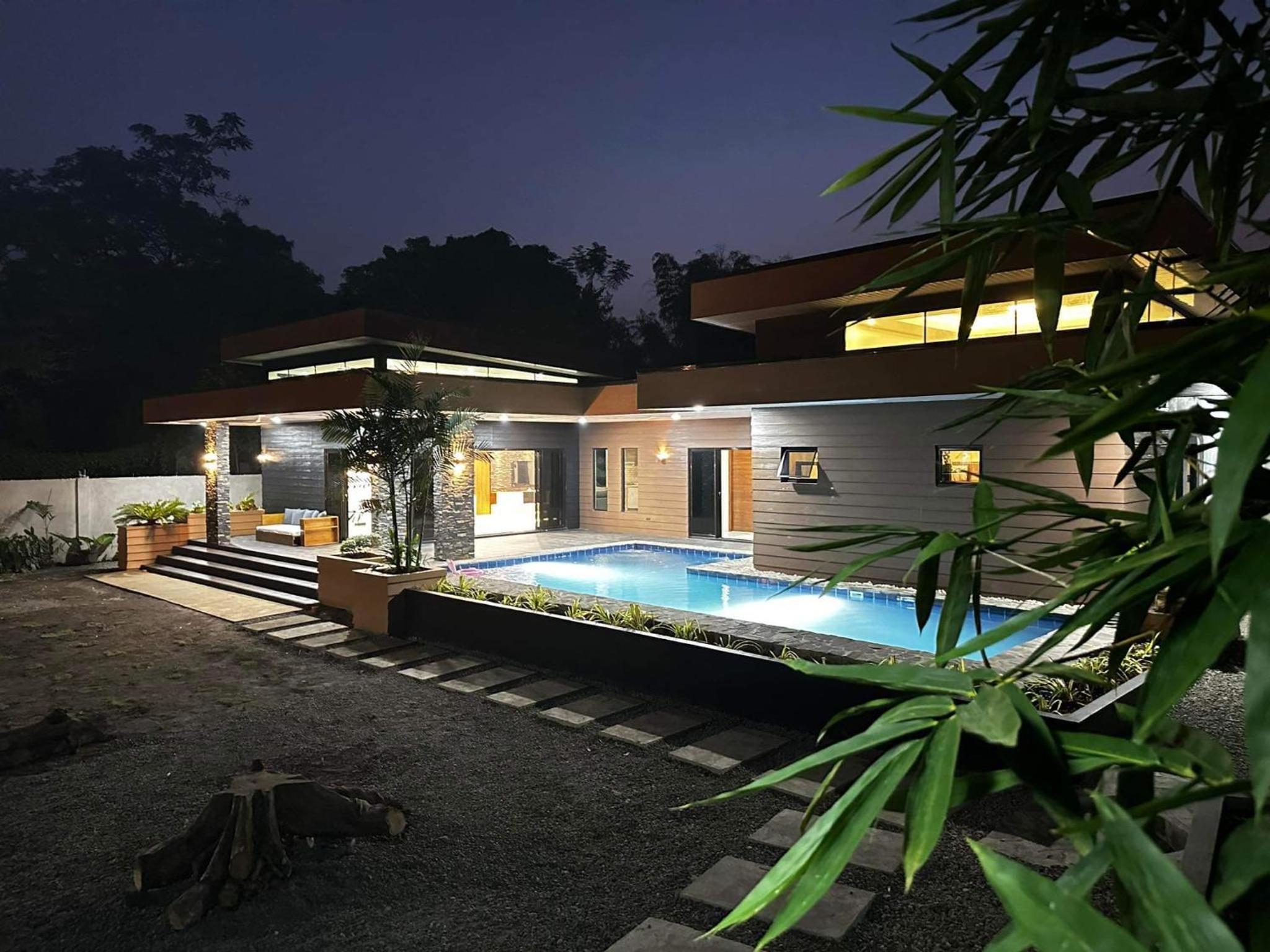 Villa photo 2