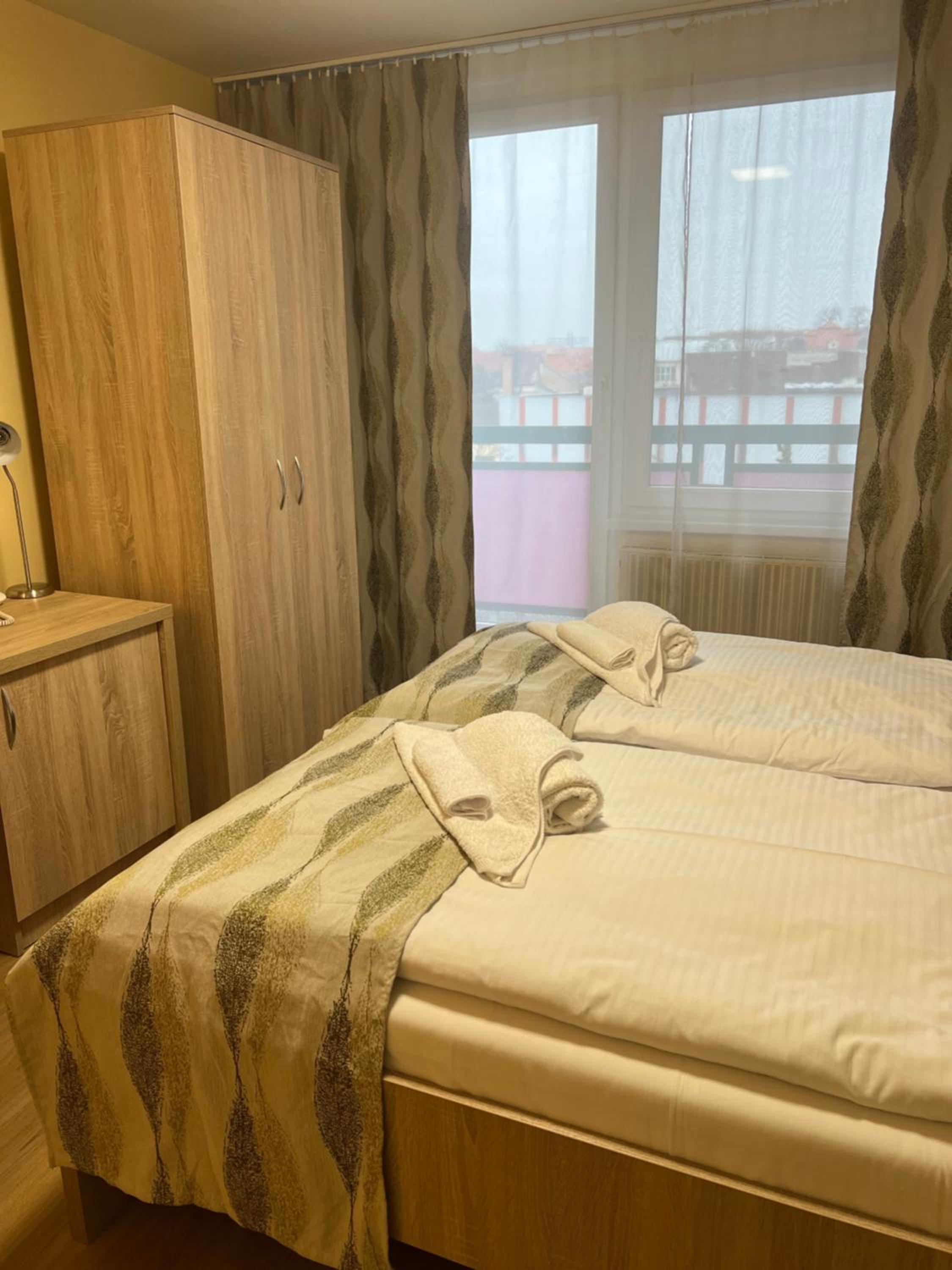 Double or Twin Room Comfort - Photo 1