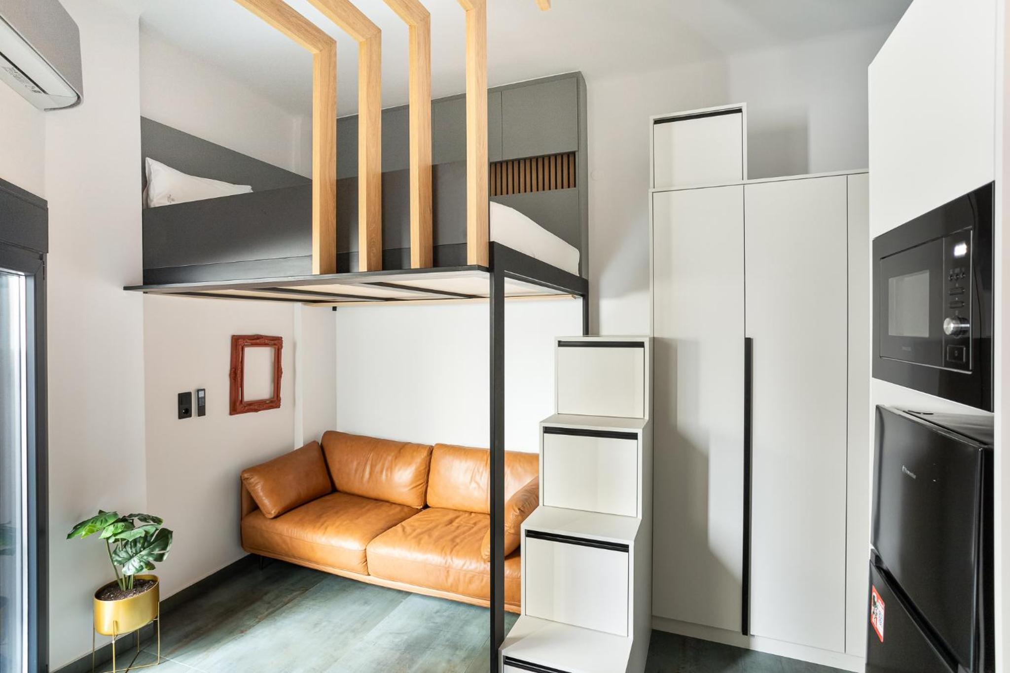 One-Bedroom Apartment