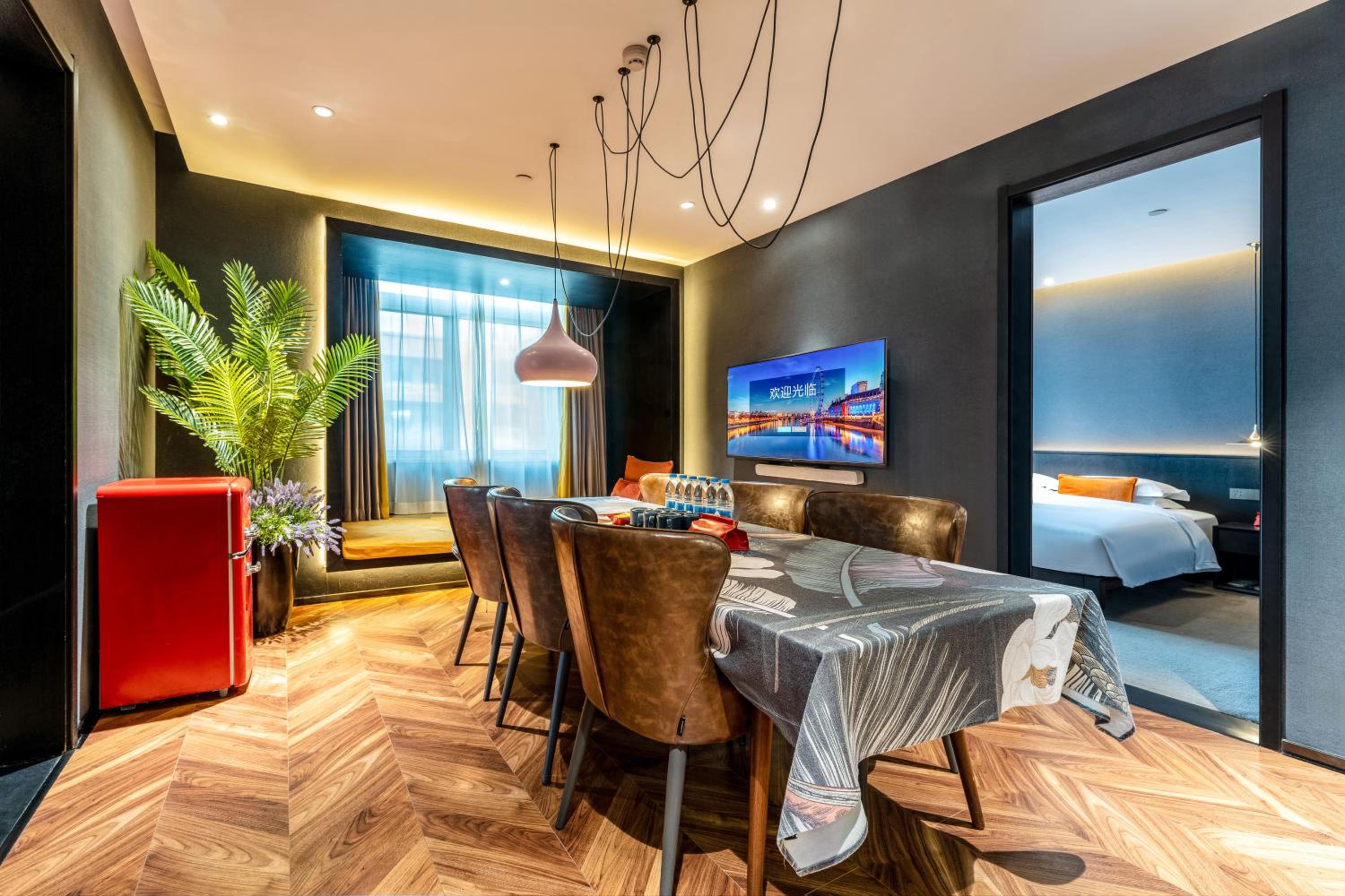 Three-Bedroom Tatami Suite with Two King Beds and Two Queen Beds
