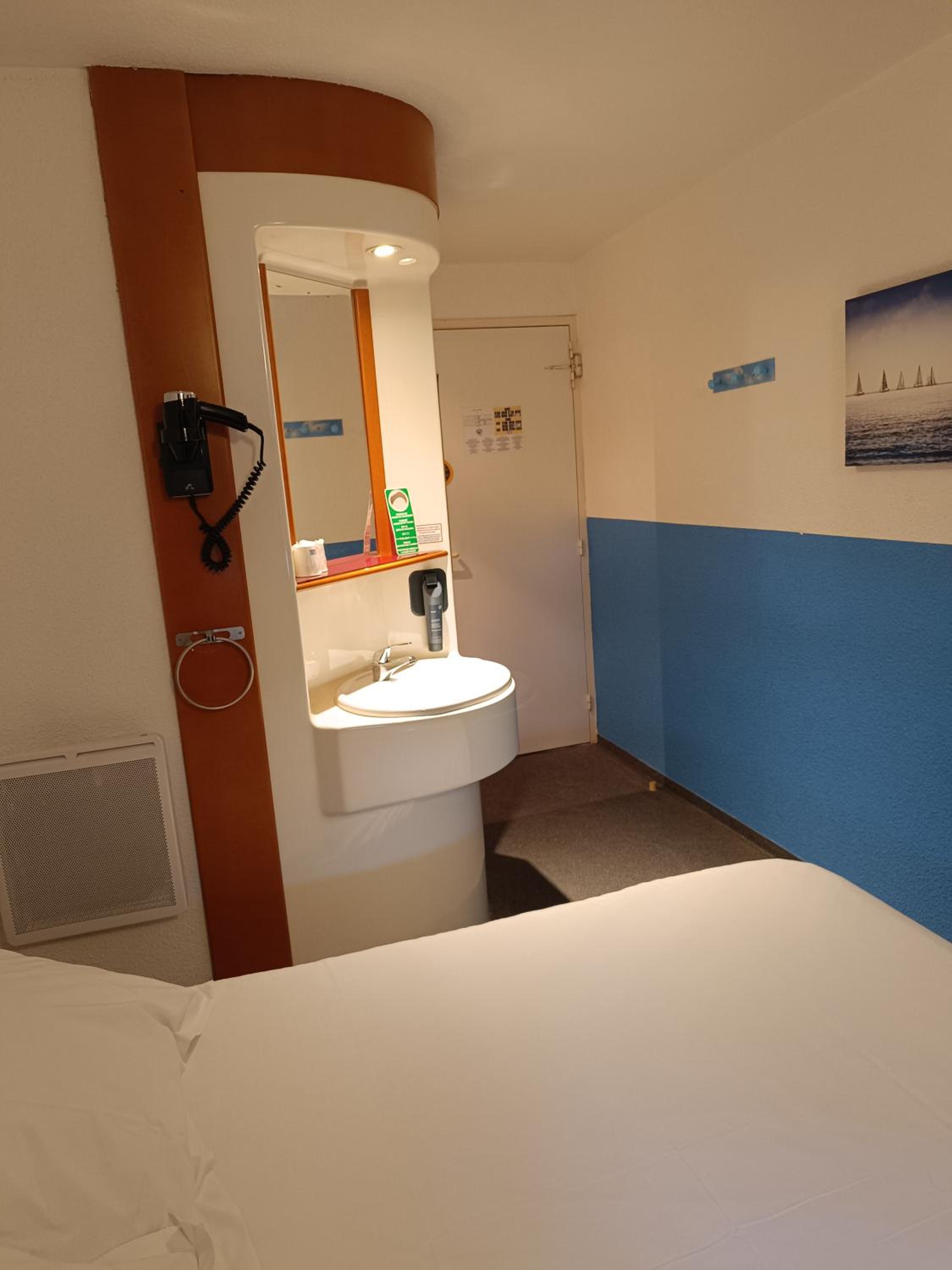 Double Room - Photo 1