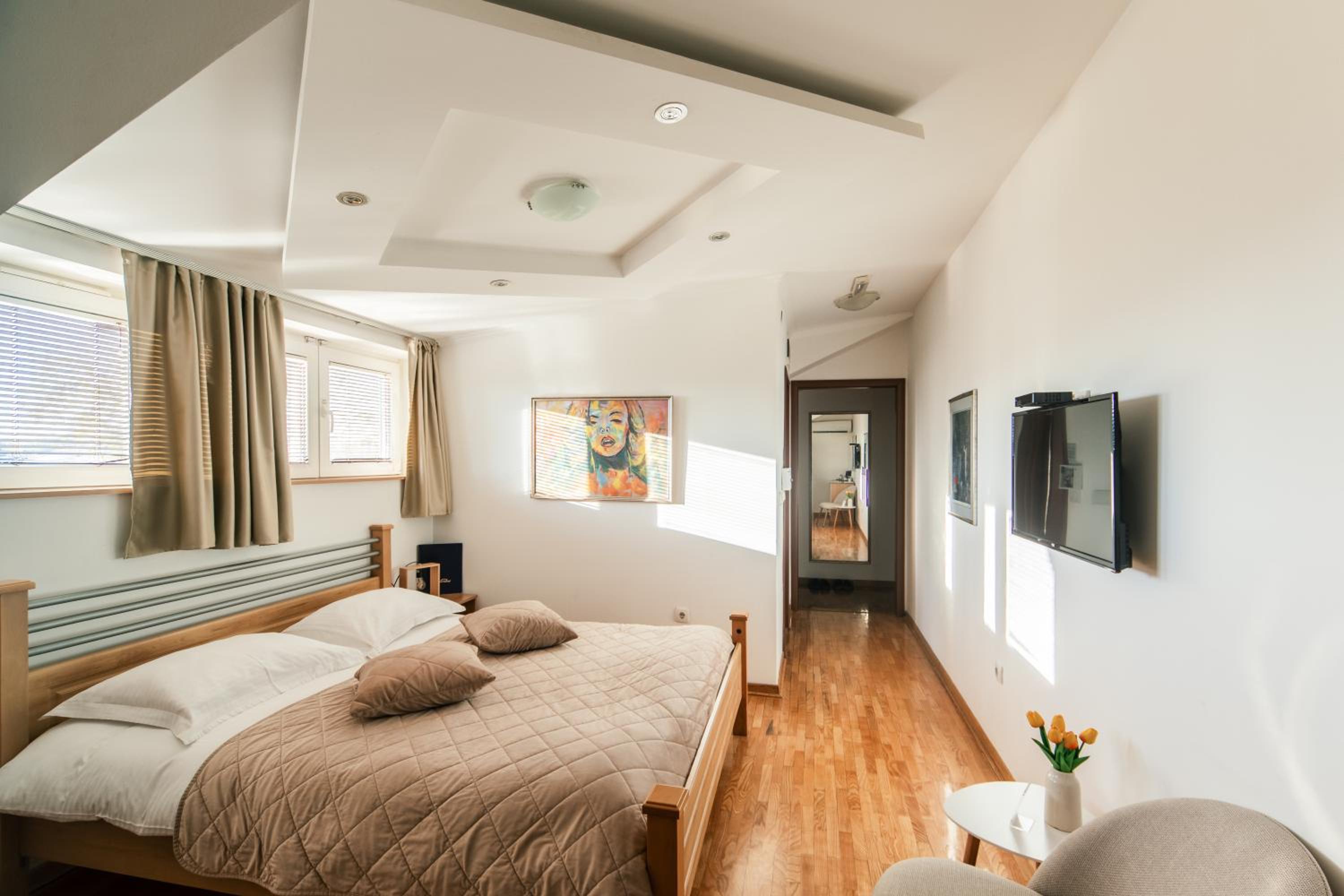 Triple - Smoking Room