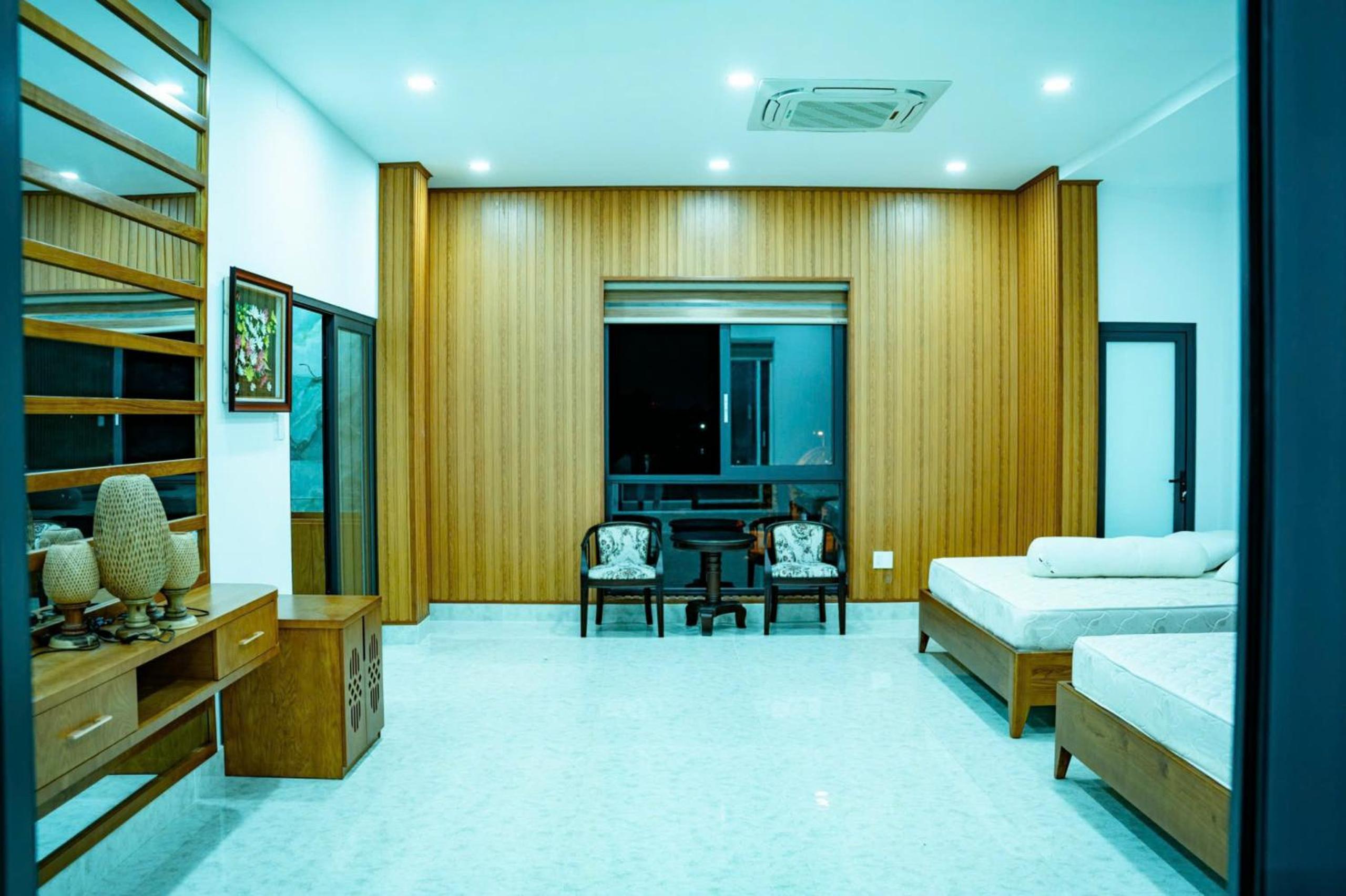 Deluxe Queen Room With Two Queen Beds photo 3
