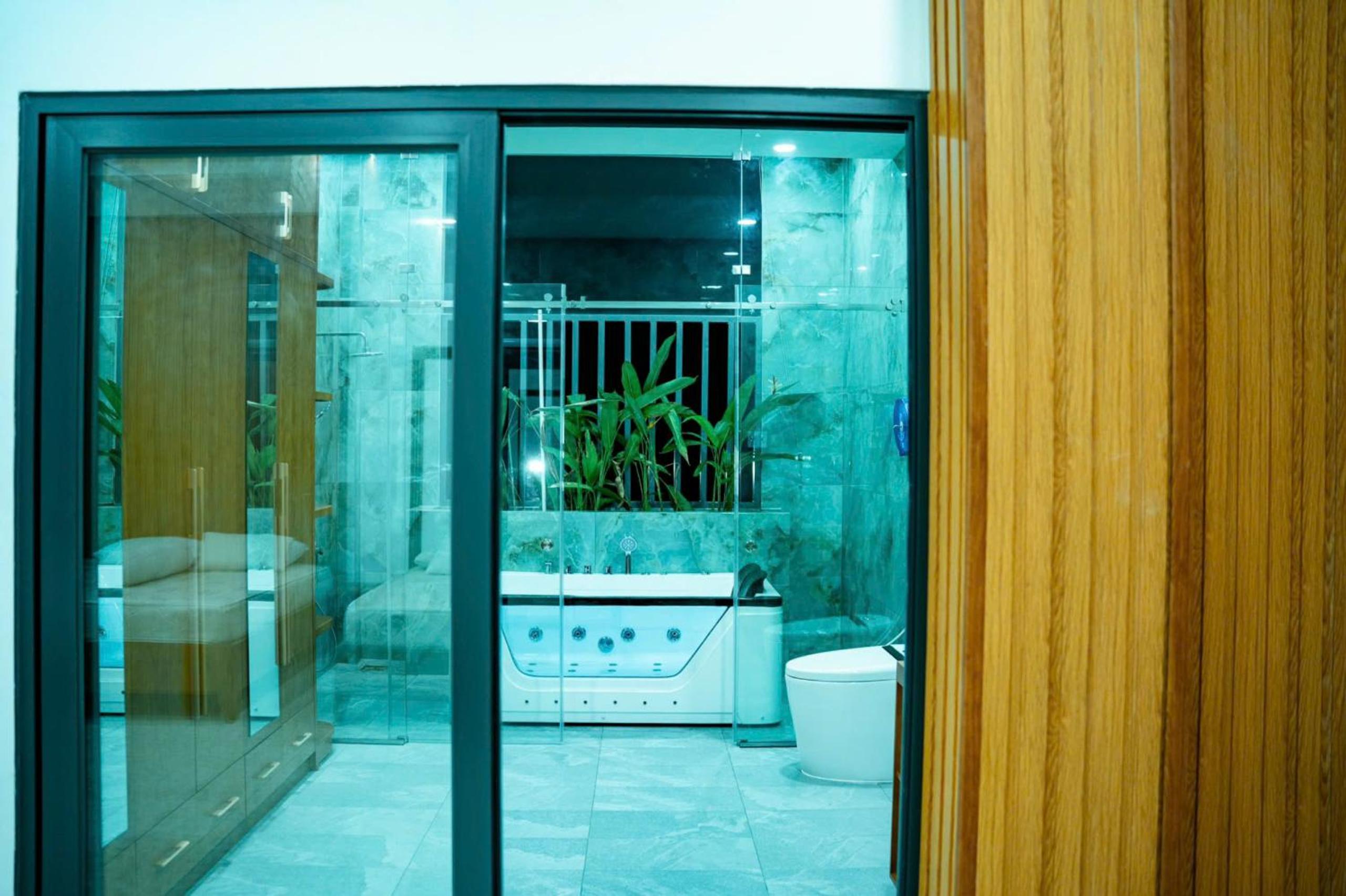 Queen Room With Pool View photo 2