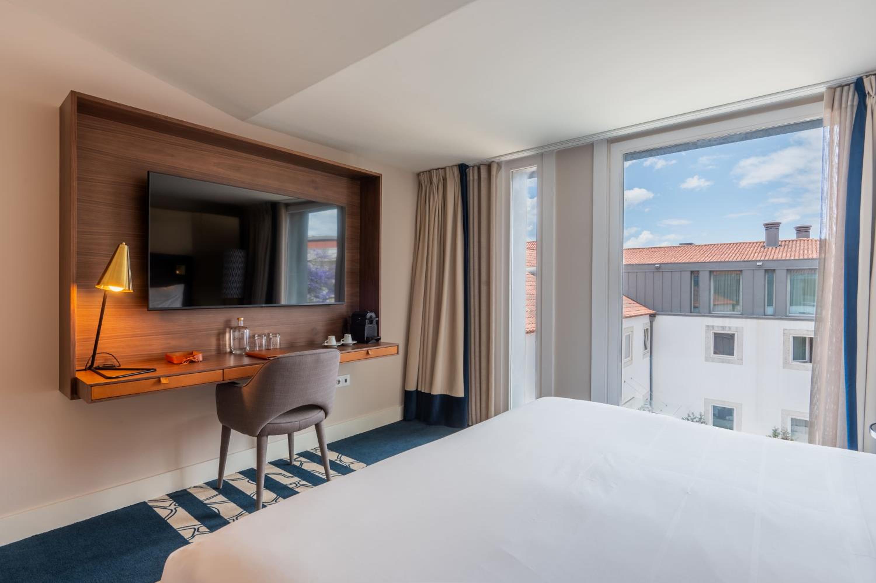 Deluxe Double or Twin Room photo 2