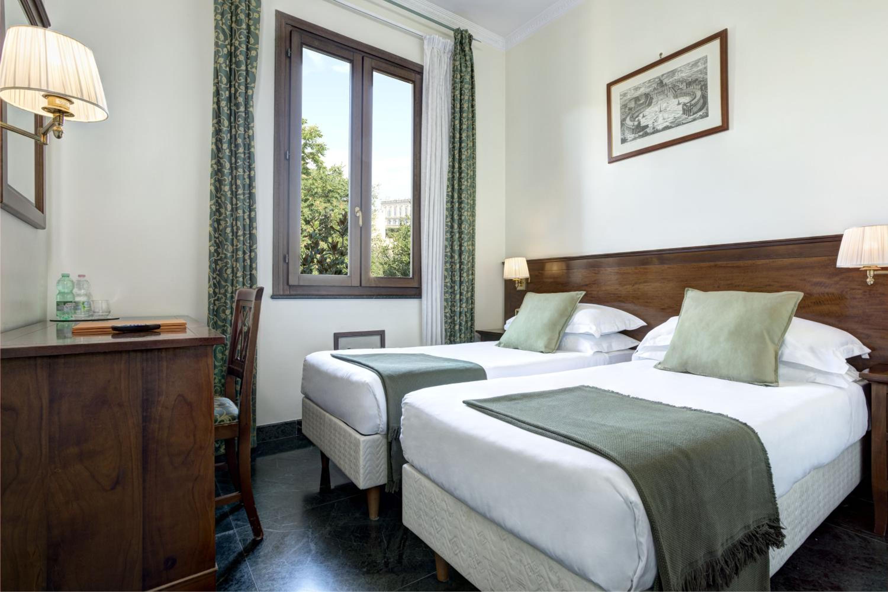 Superior Double or Twin Room photo 3