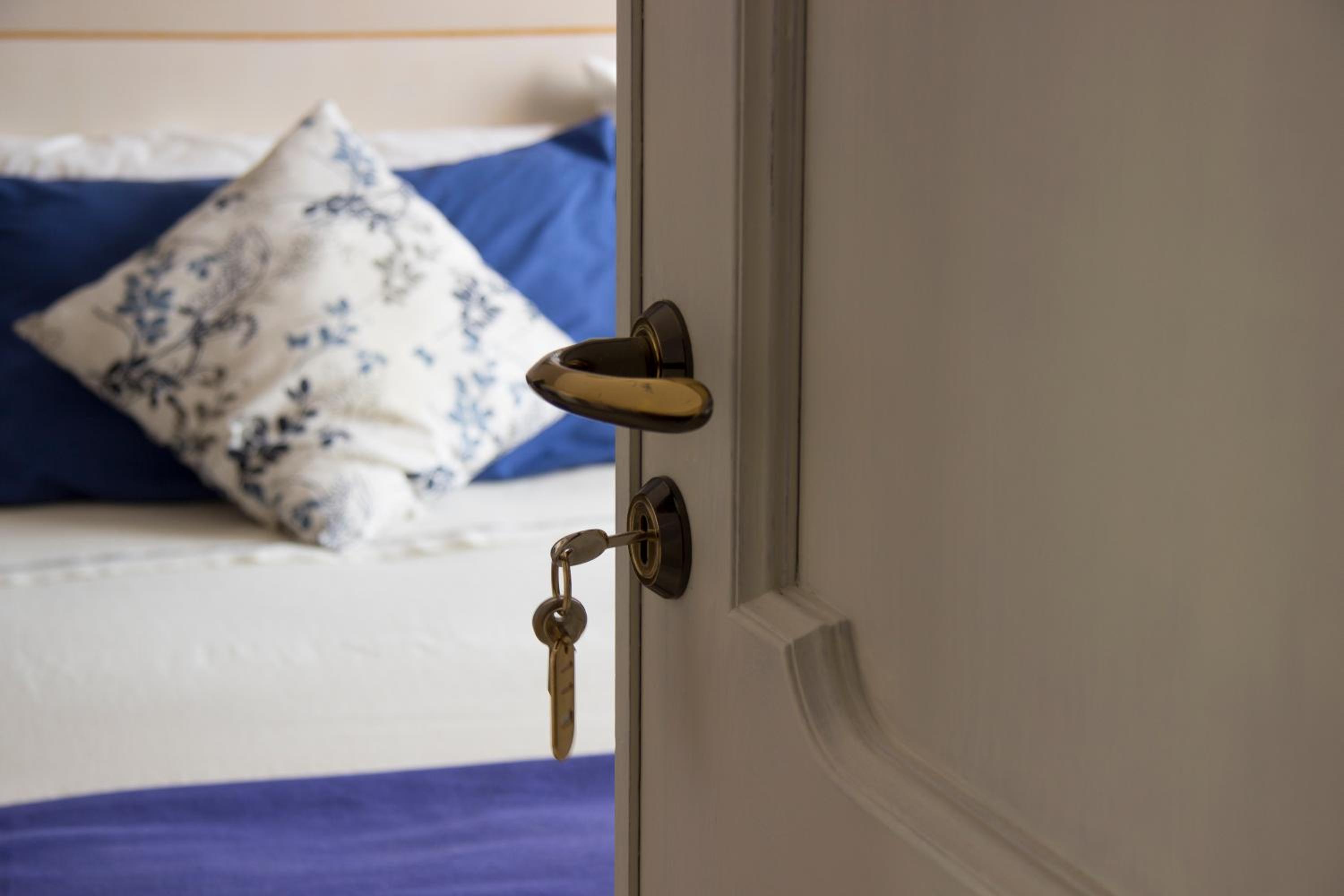 Double Room - Photo 8