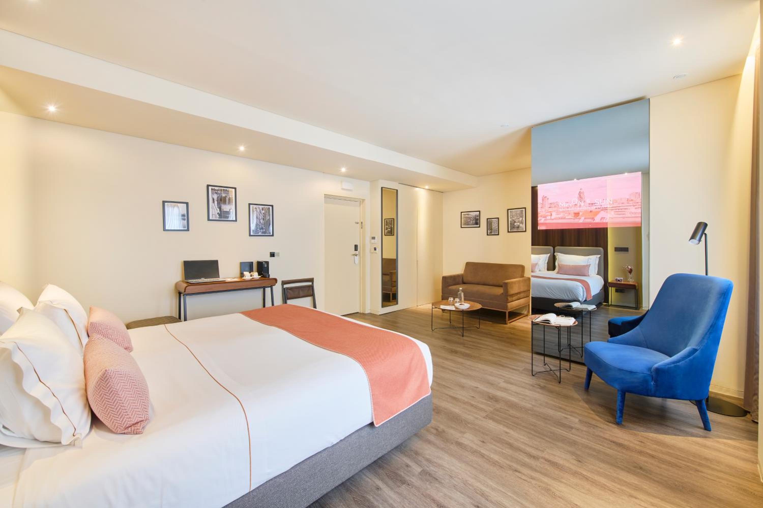 Deluxe Double or Twin Room - Photo 7