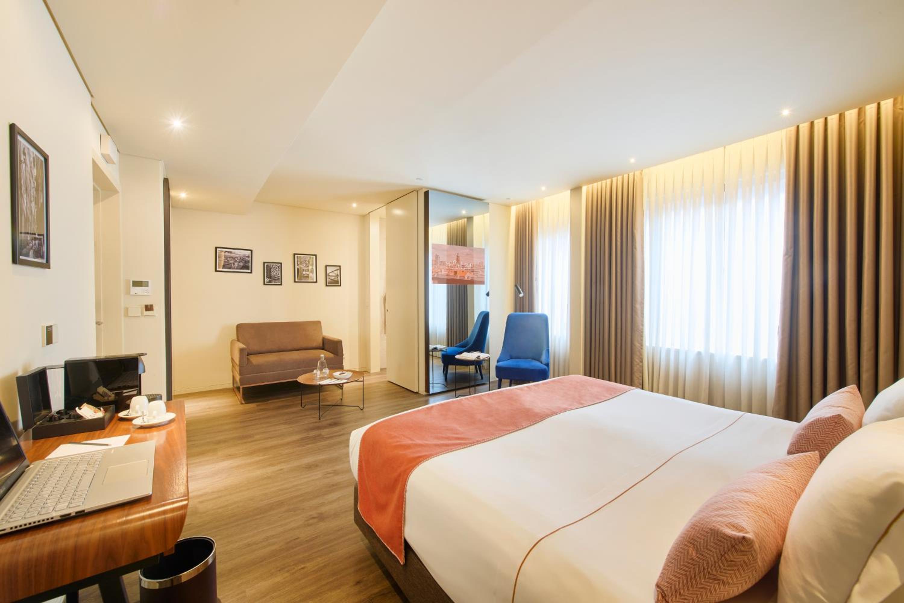 Deluxe Double or Twin Room - Photo 2