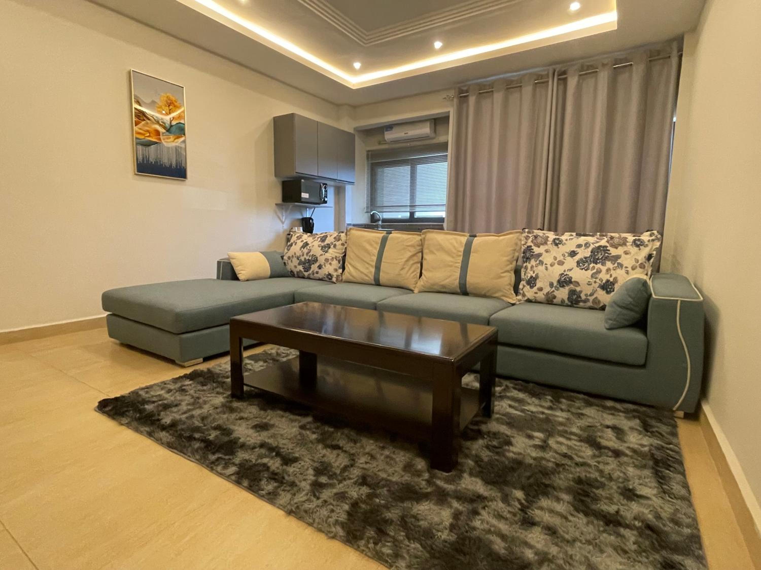 One-Bedroom Apartment photo 1