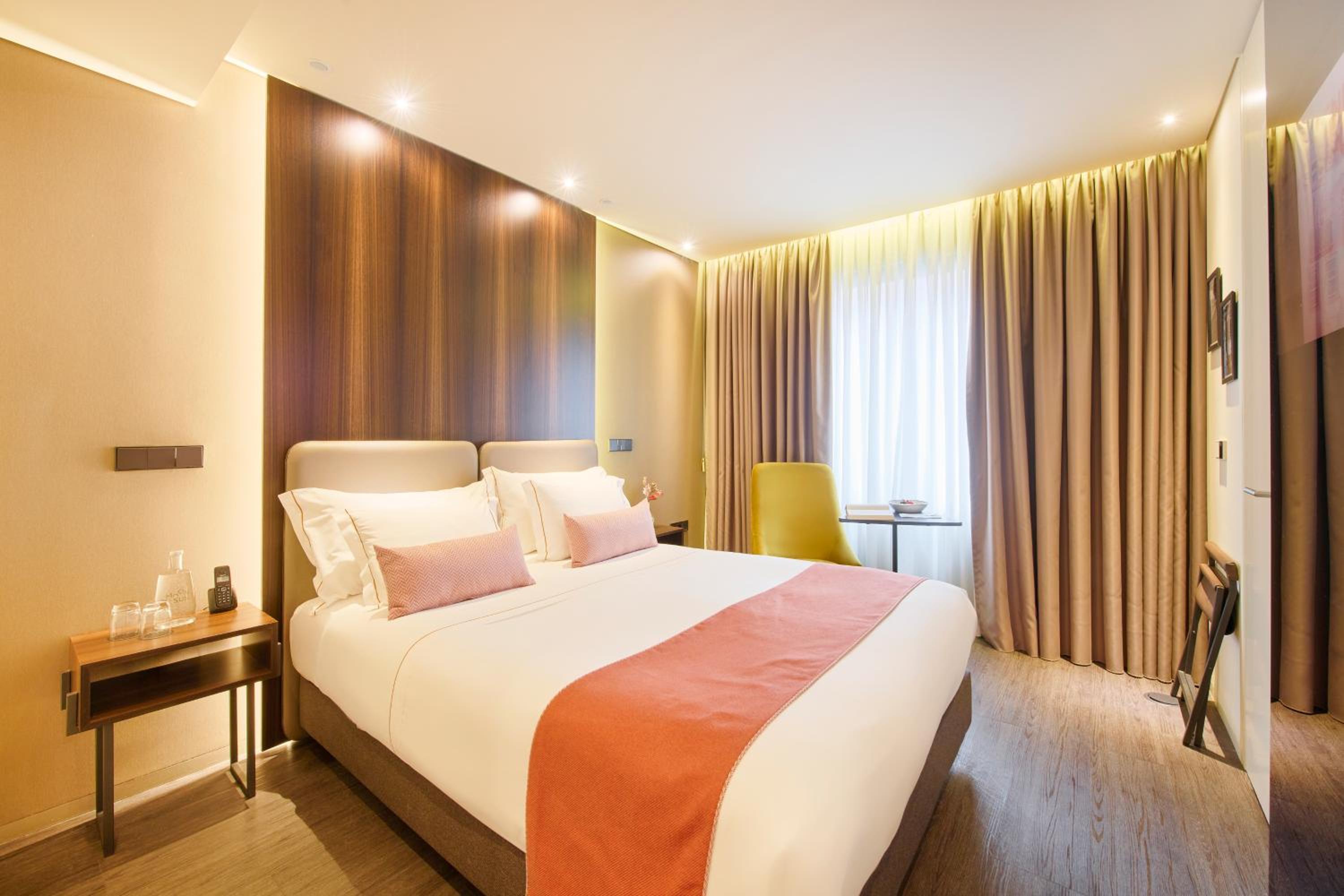 Standard Double Room - Photo 2