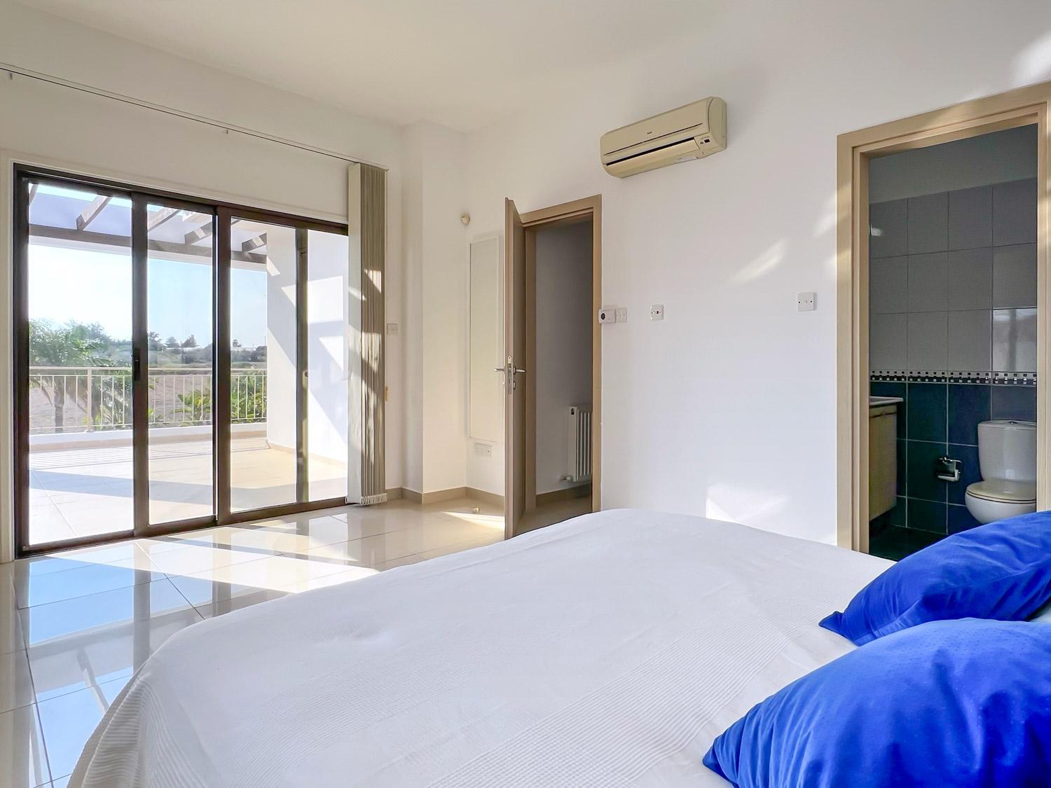 Villa with Sea View photo 2
