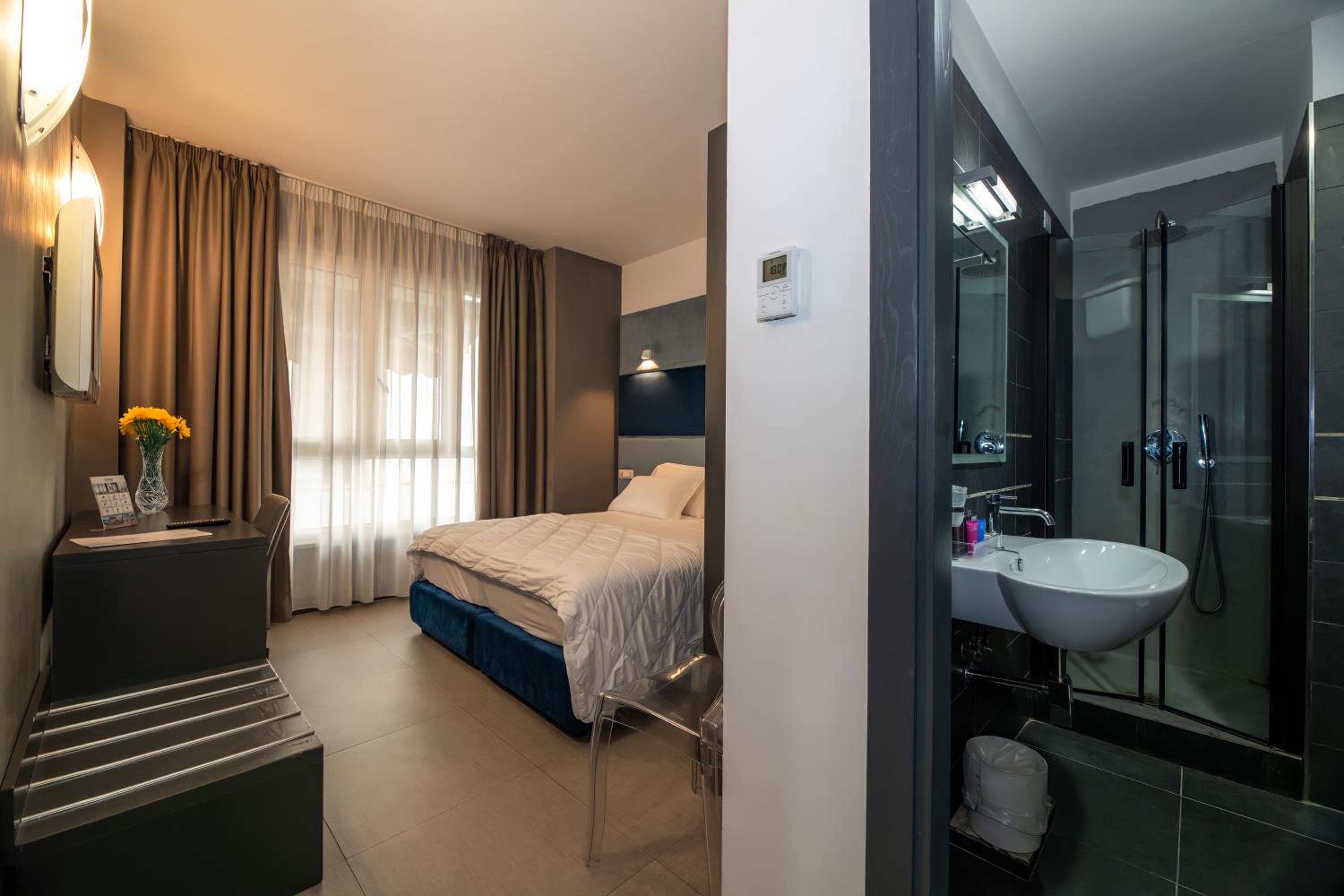 Classic Double or Twin Room - Photo 2