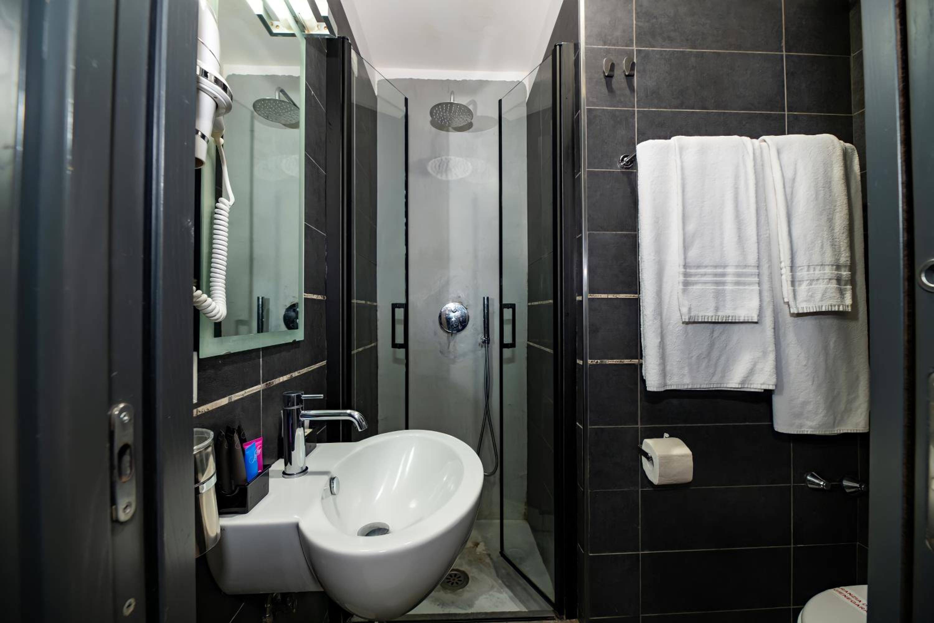 Classic Double or Twin Room - Photo 3