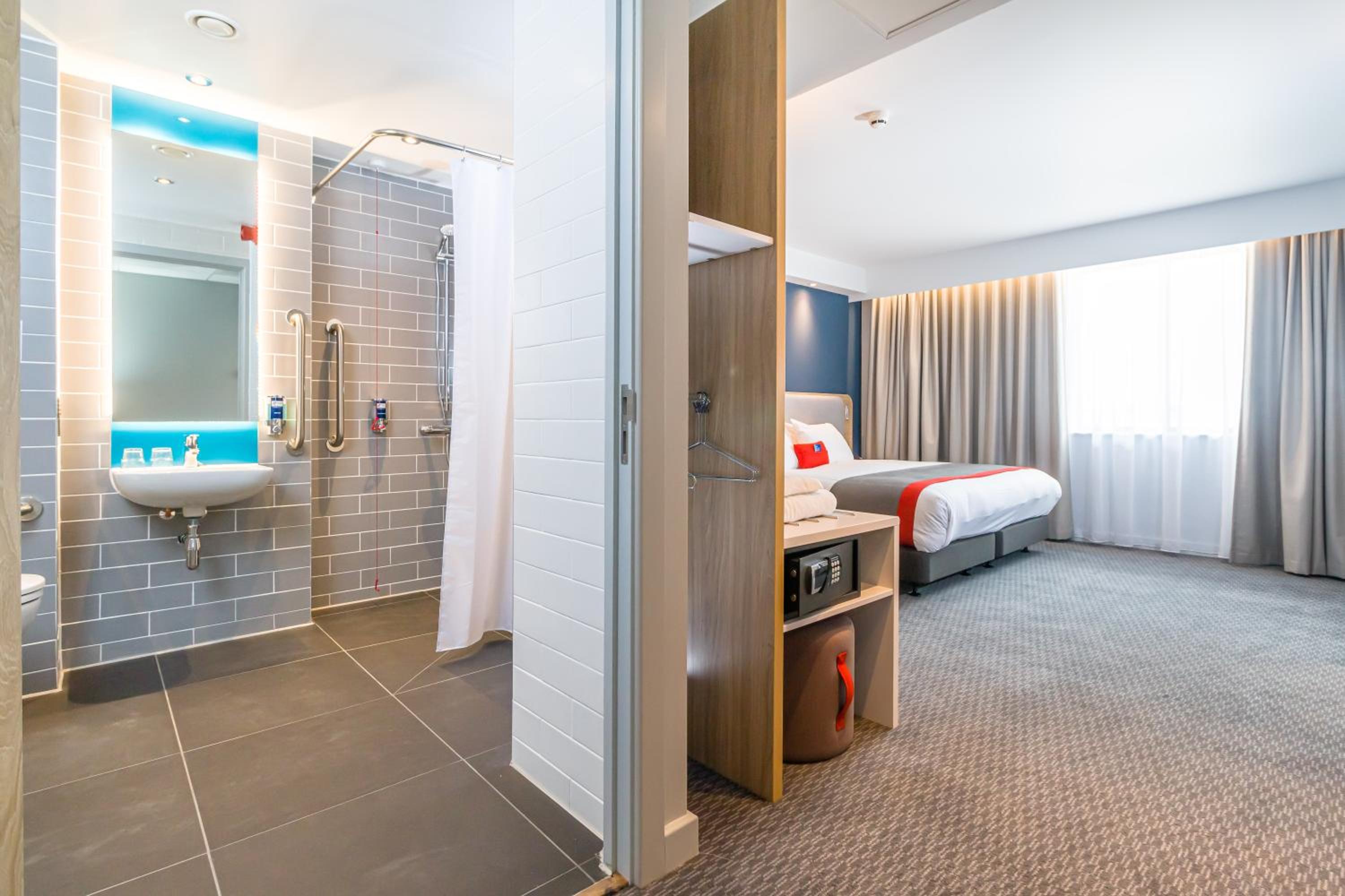 Standard Double Room with Free Hot Breakfast - Accessible