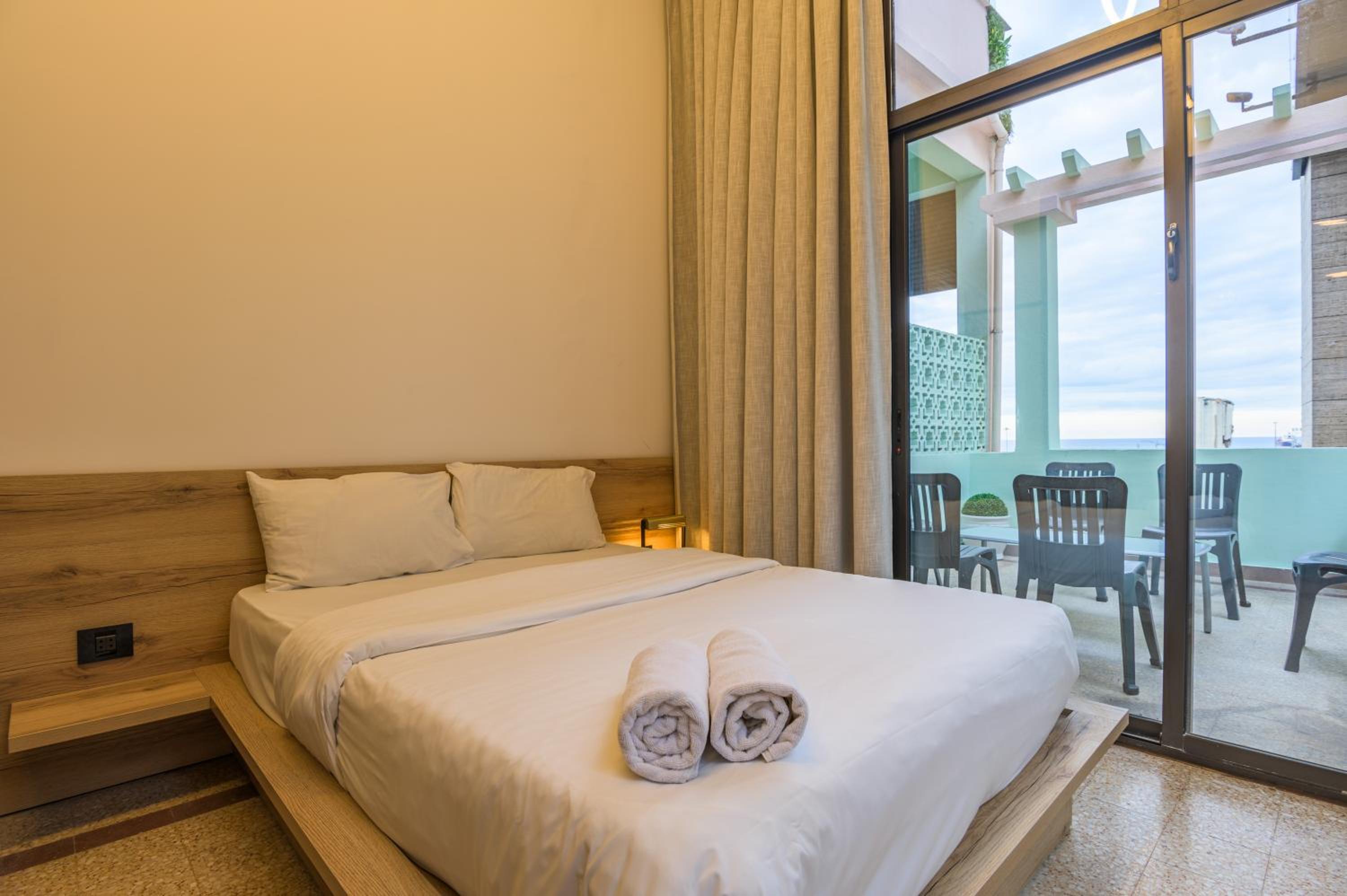 One-Bedroom Apartment with Balcony photo 2