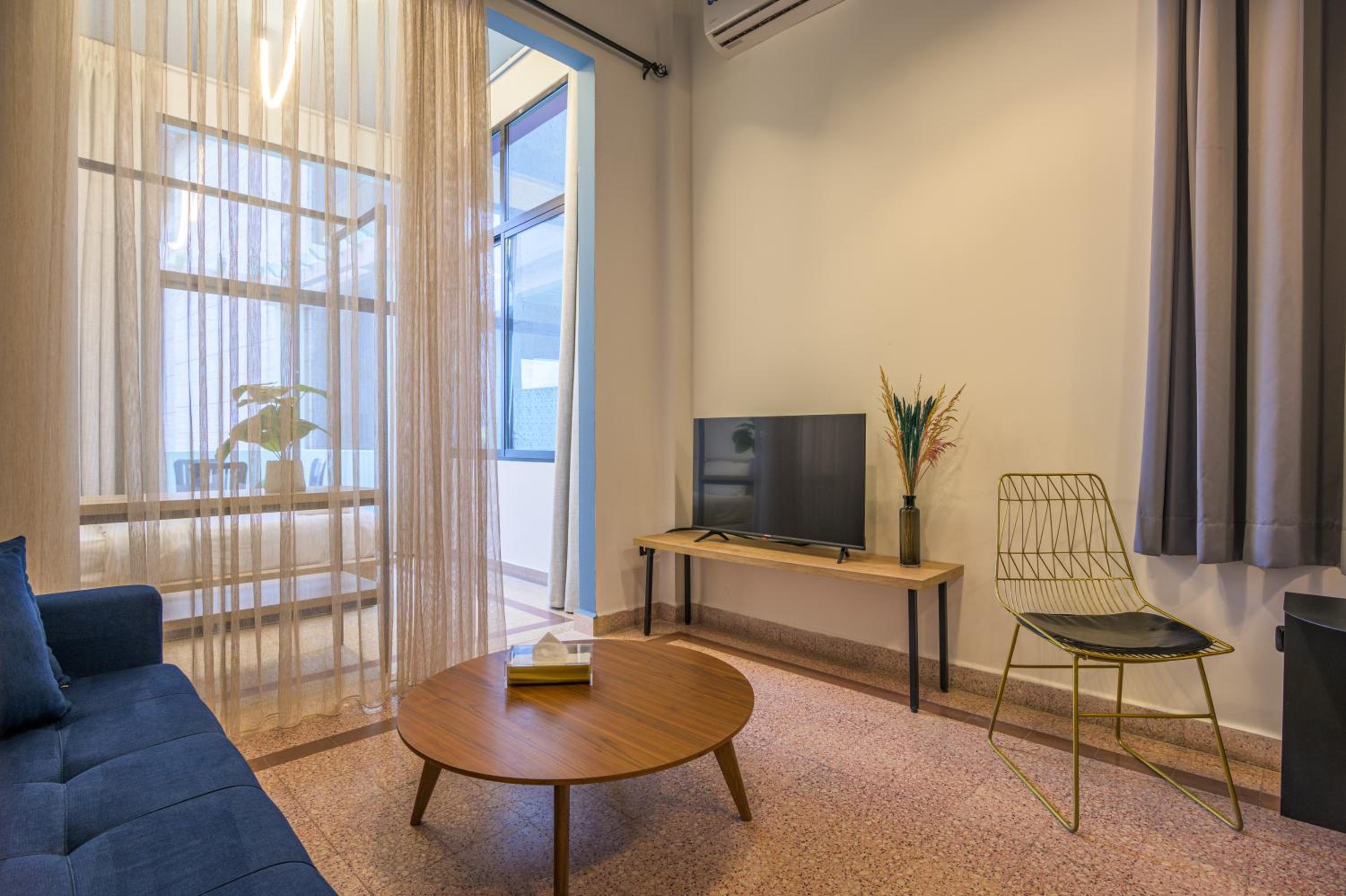 One-Bedroom Apartment with Balcony photo 1