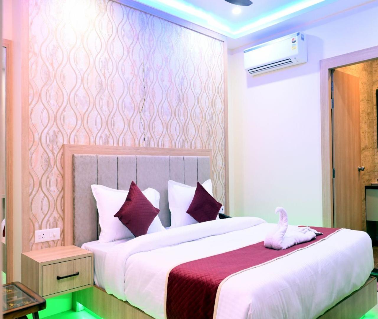 Deluxe Room - Photo 5