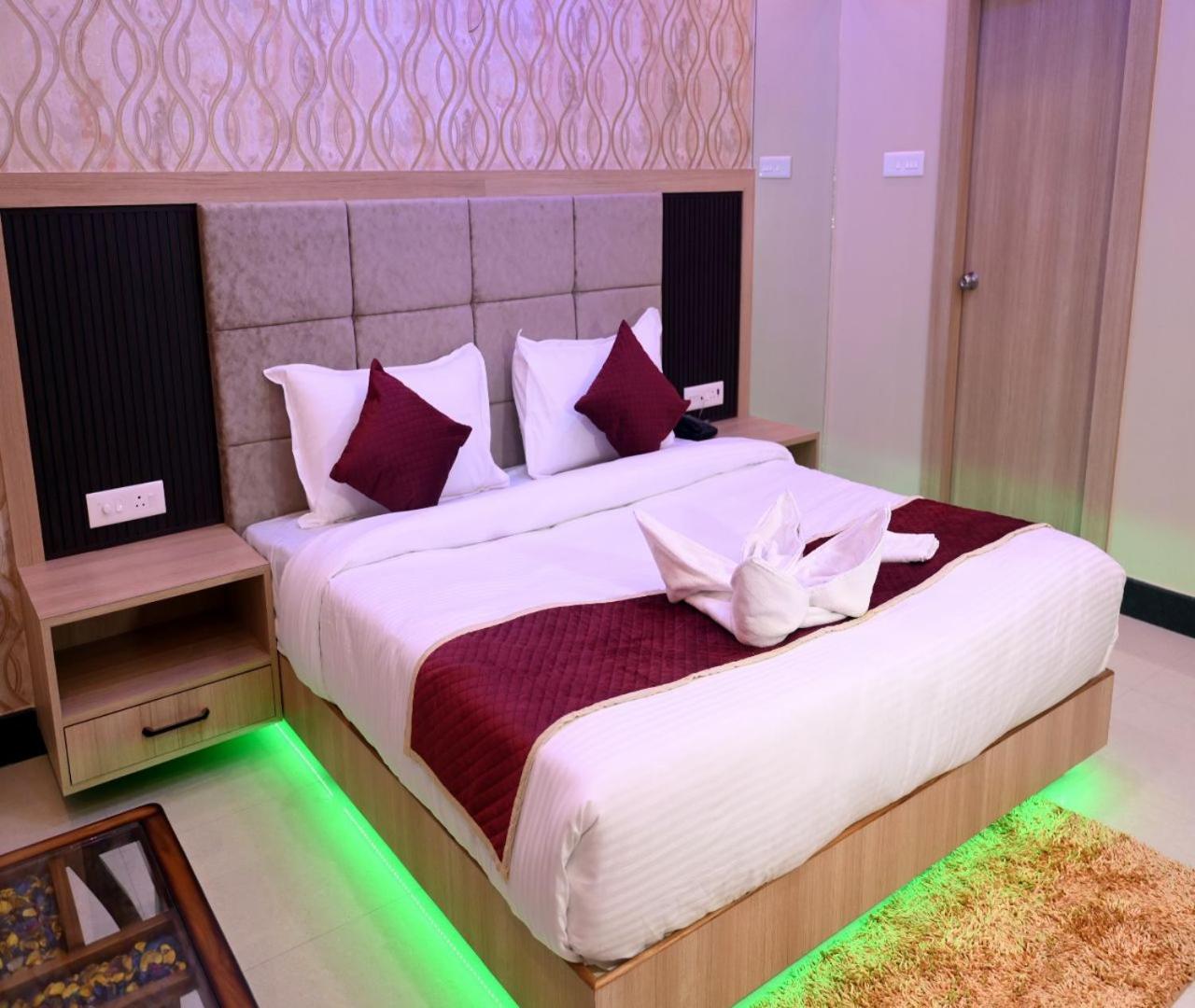 Deluxe Room - Photo 4
