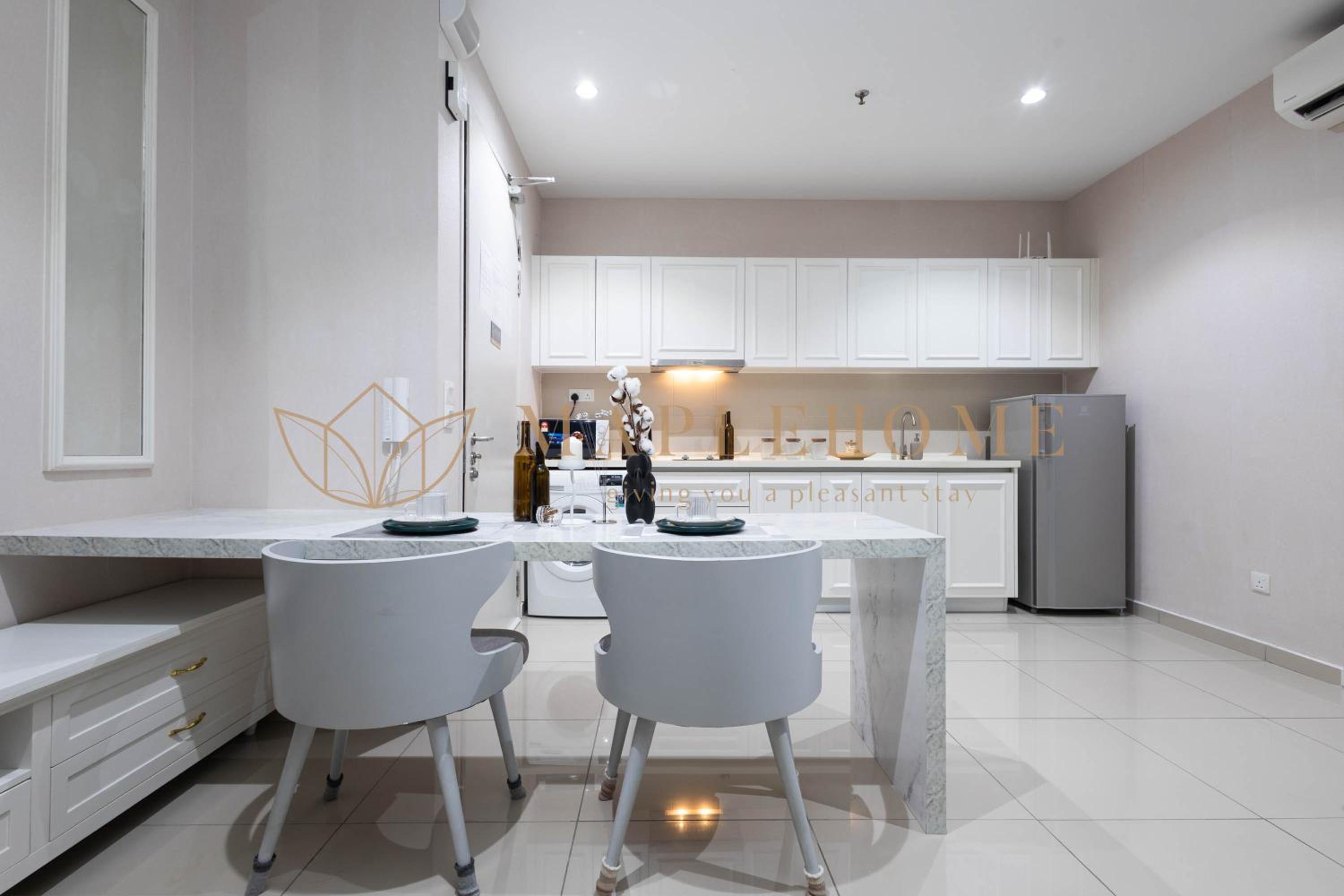 Deluxe Queen Suite - Photo 16
