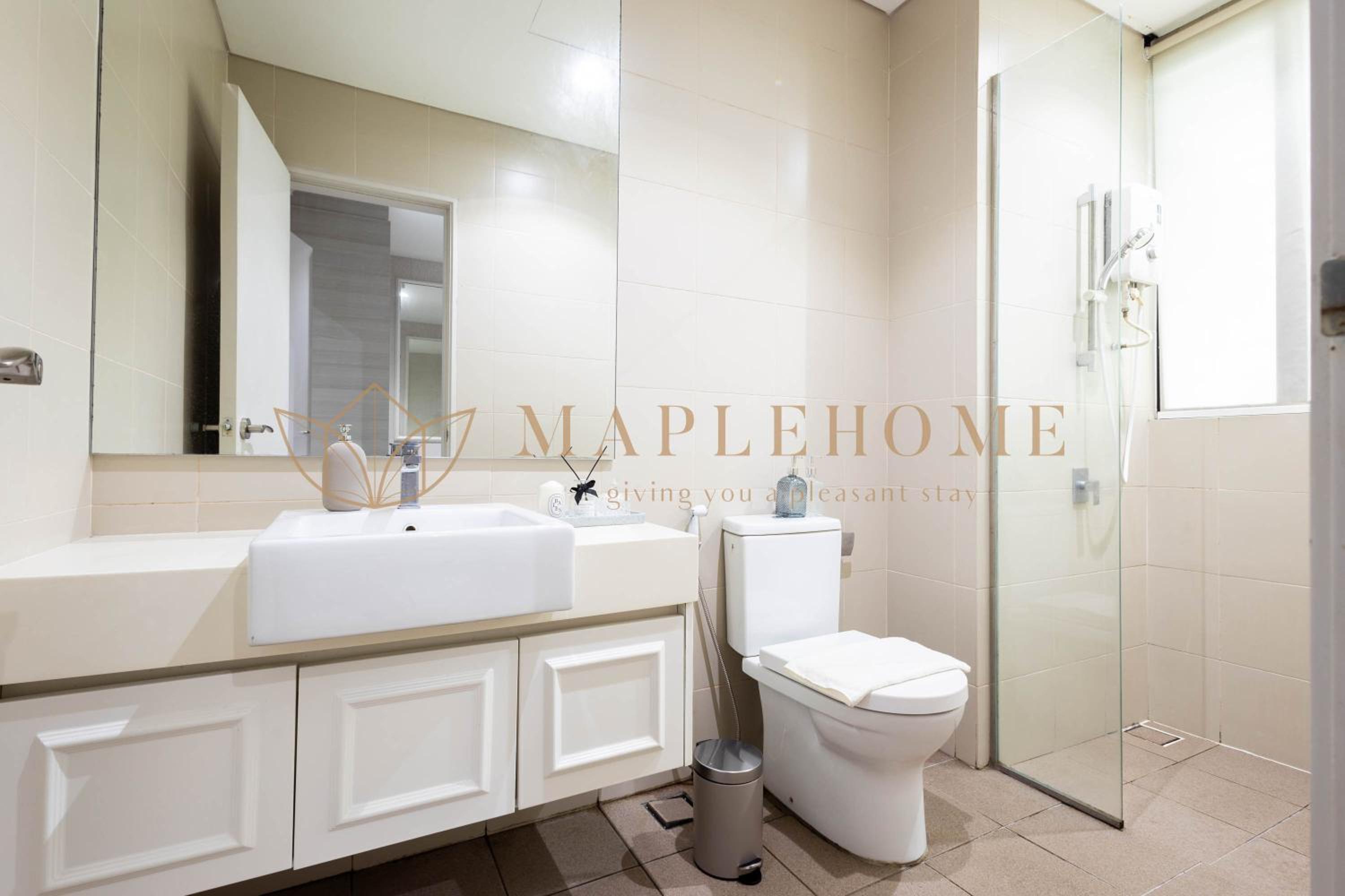Deluxe Queen Suite - Photo 18