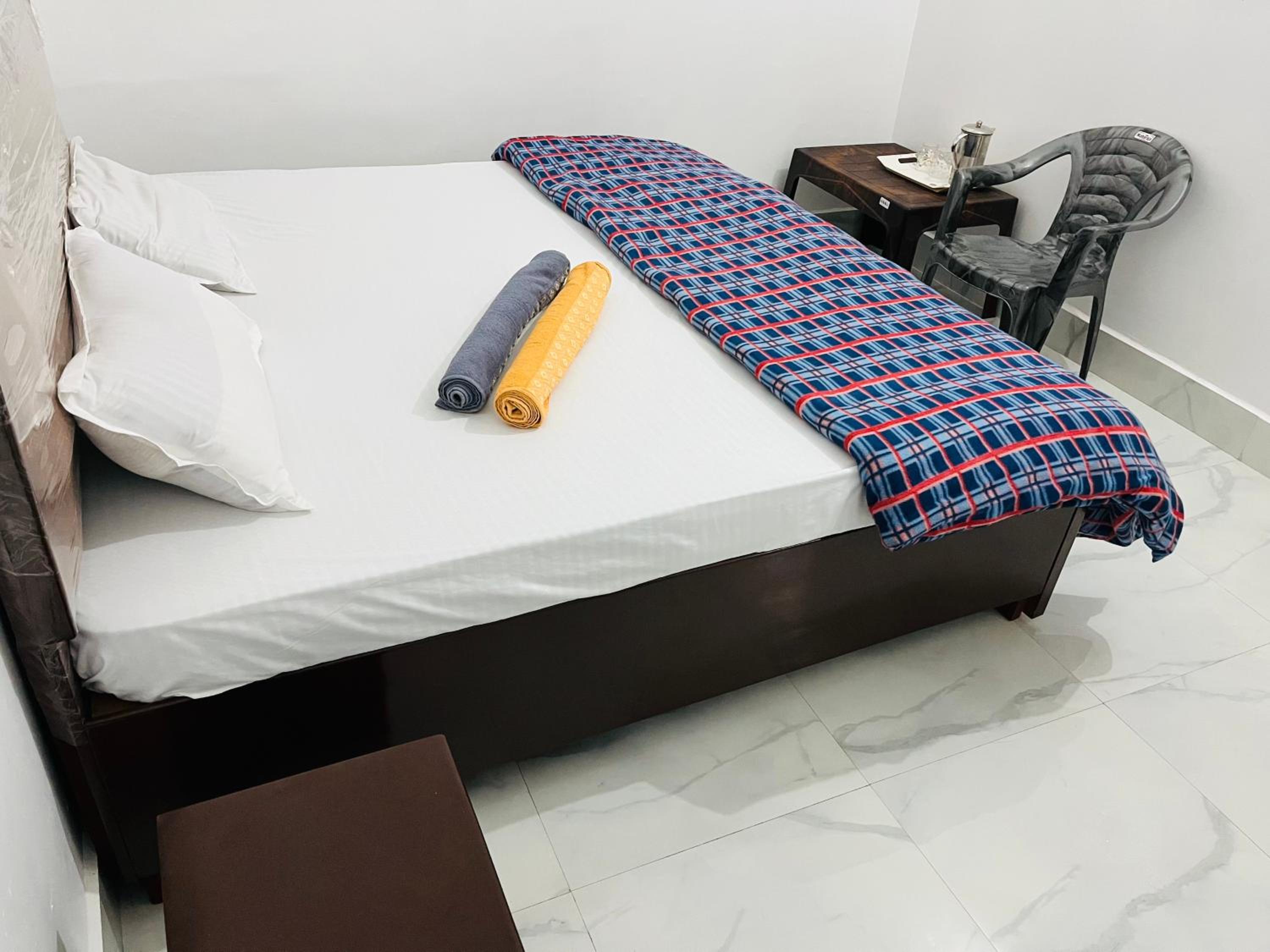 Deluxe Double Room with Bath photo 3