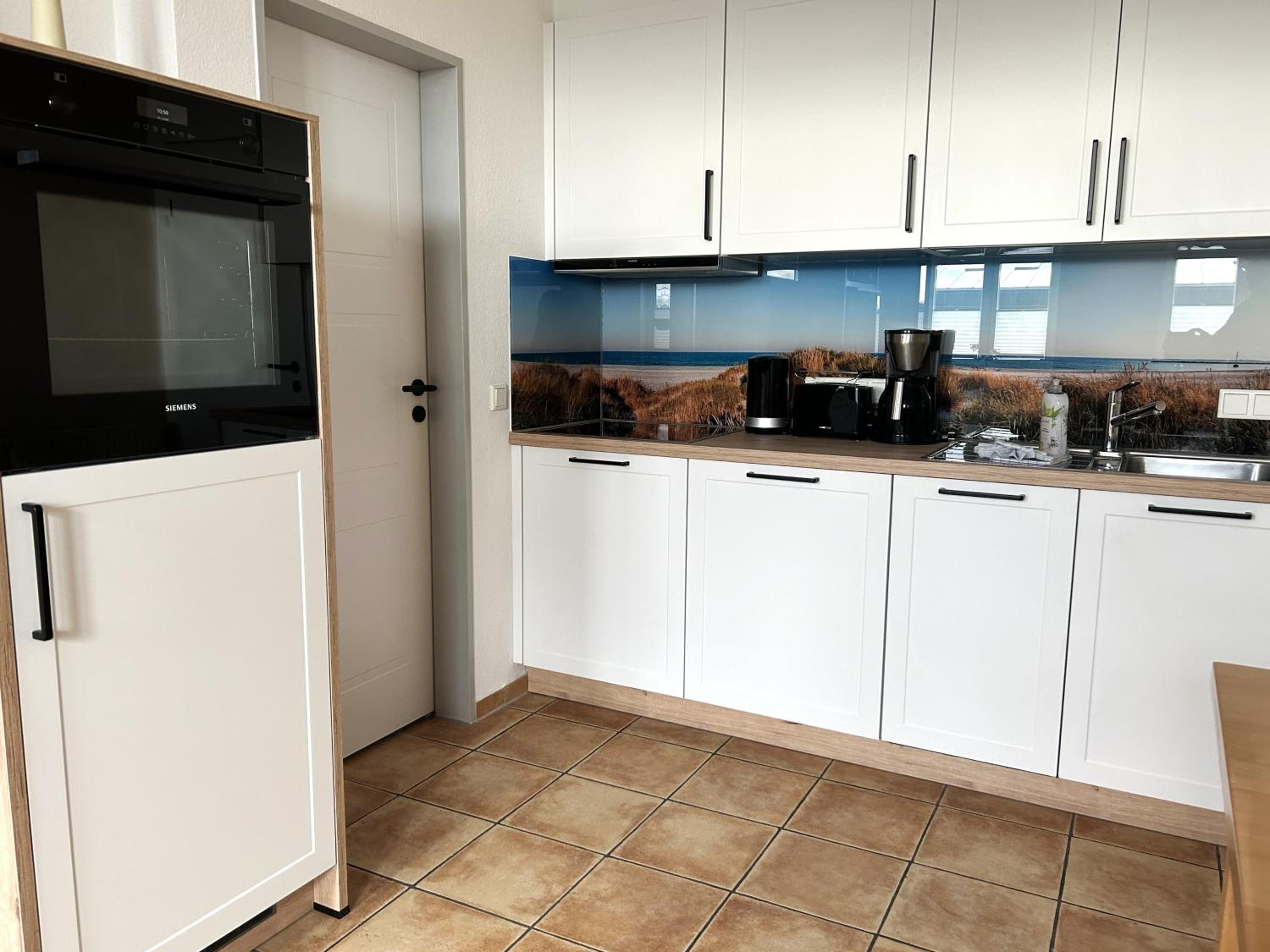Apartment with Balcony photo 3