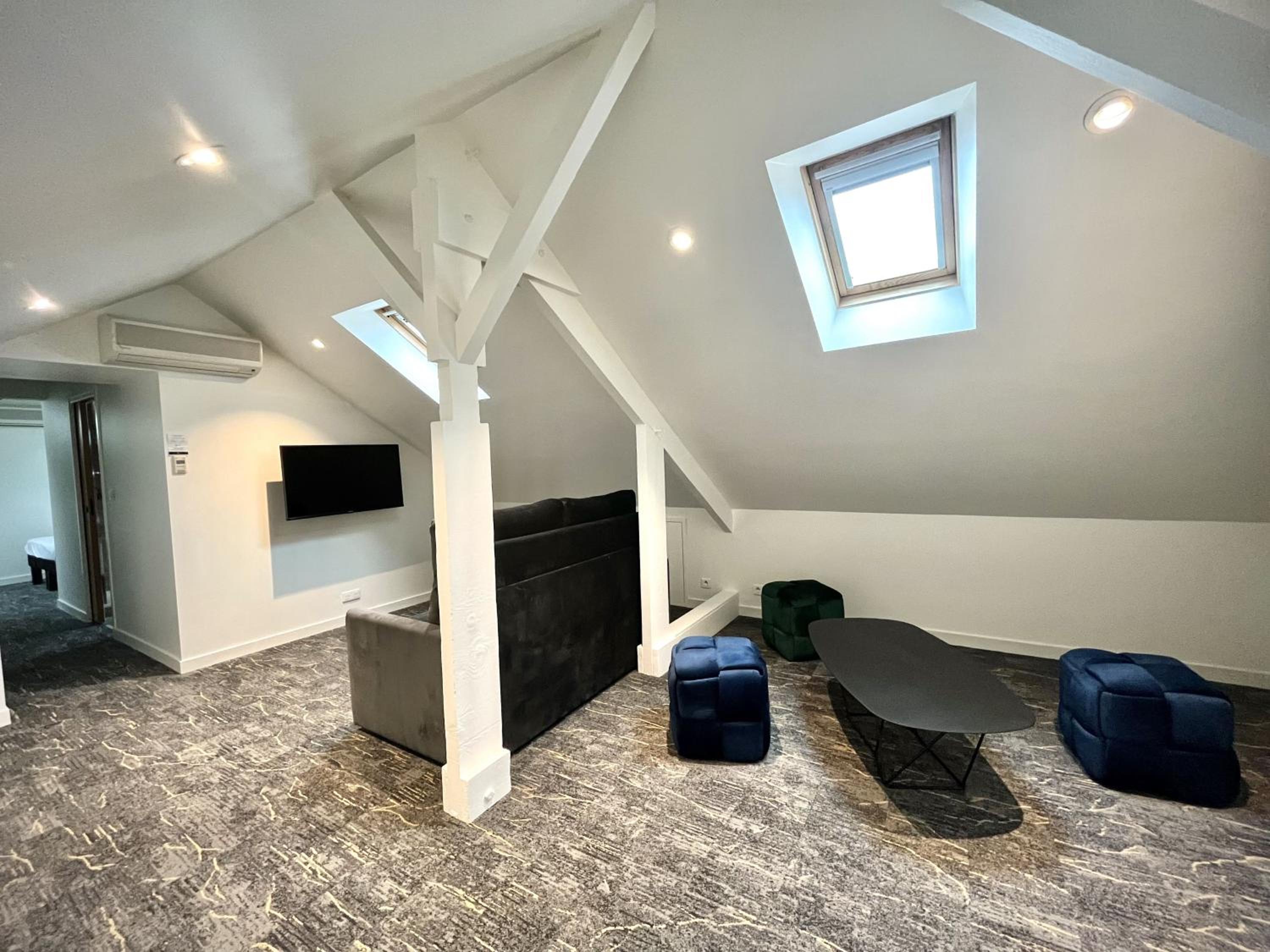 Family Room photo 3