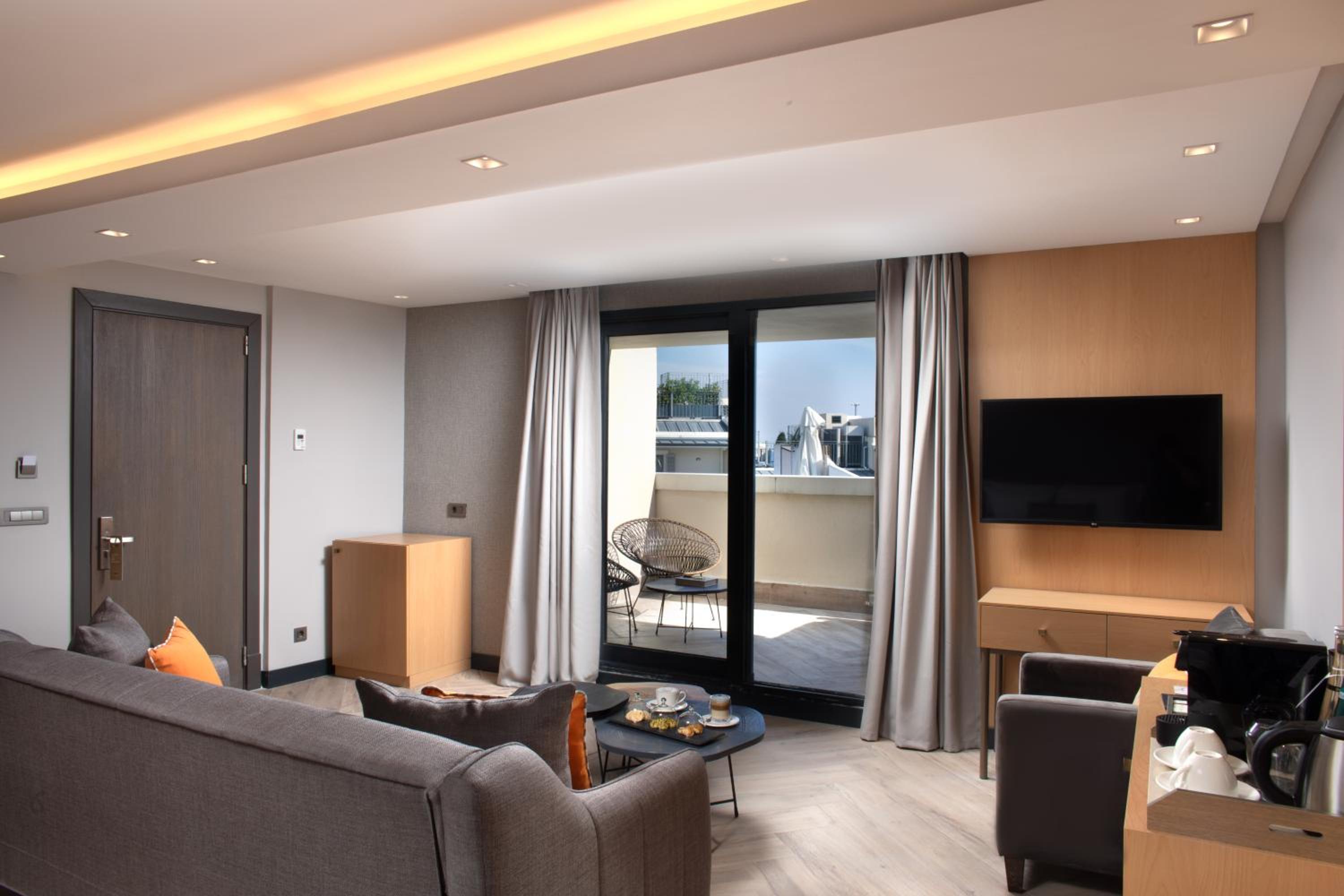 Queen Suite with Sea View photo 2