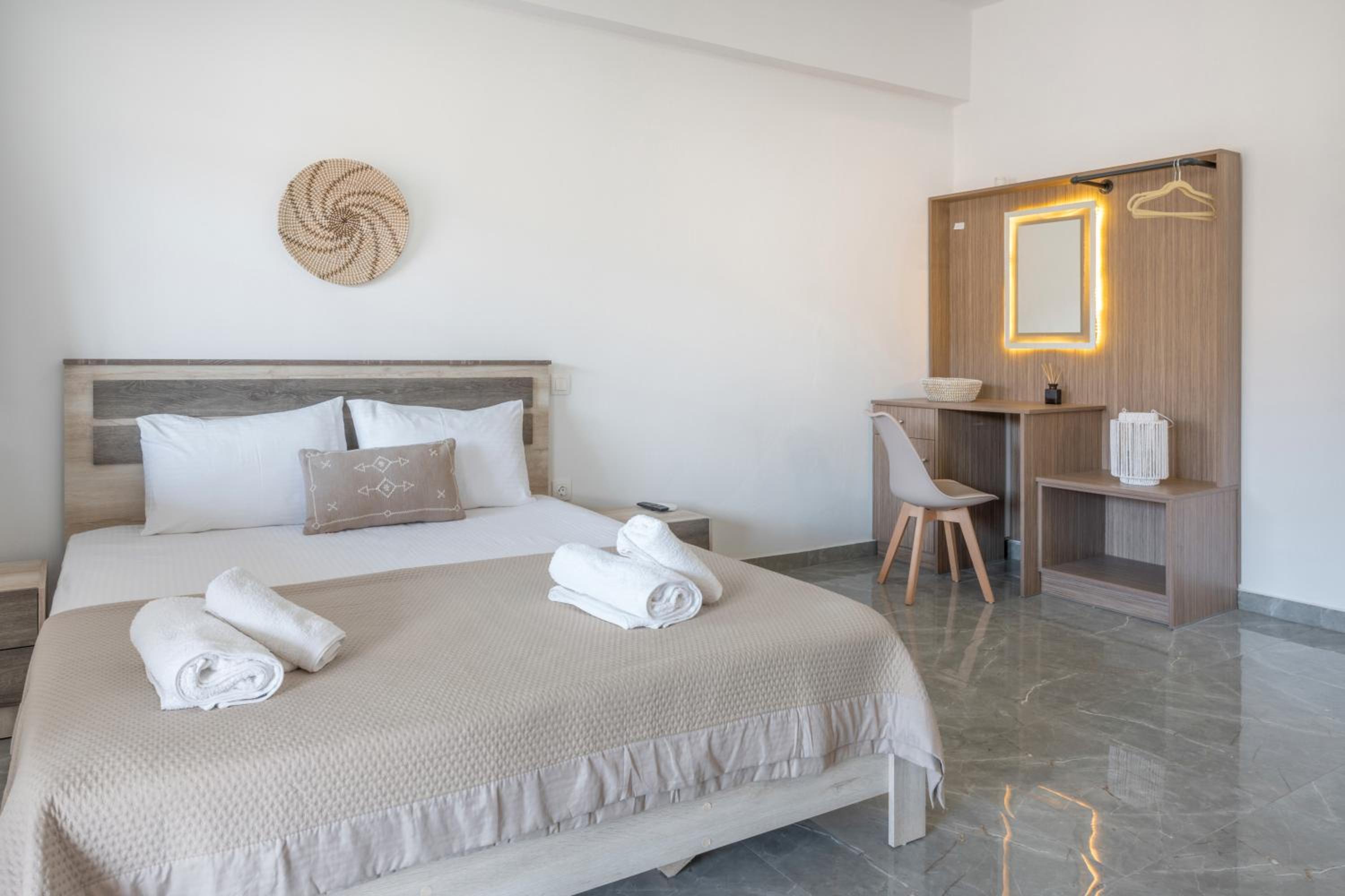 Superior One-Bedroom Apartment With Balcony photo 1