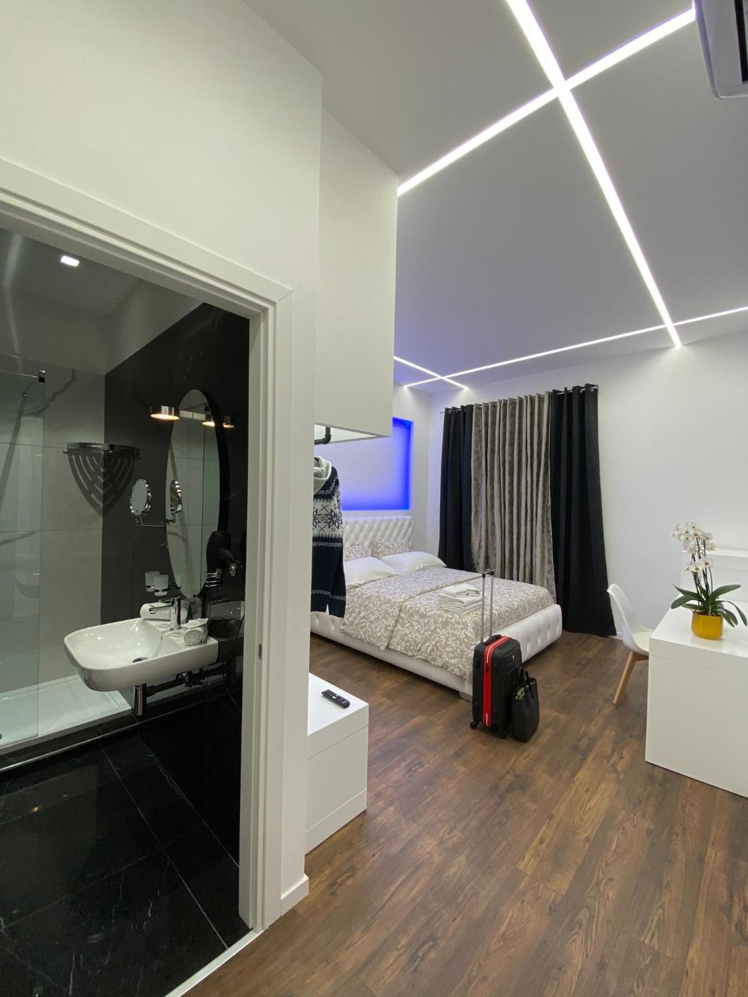 Superior King Room photo 1
