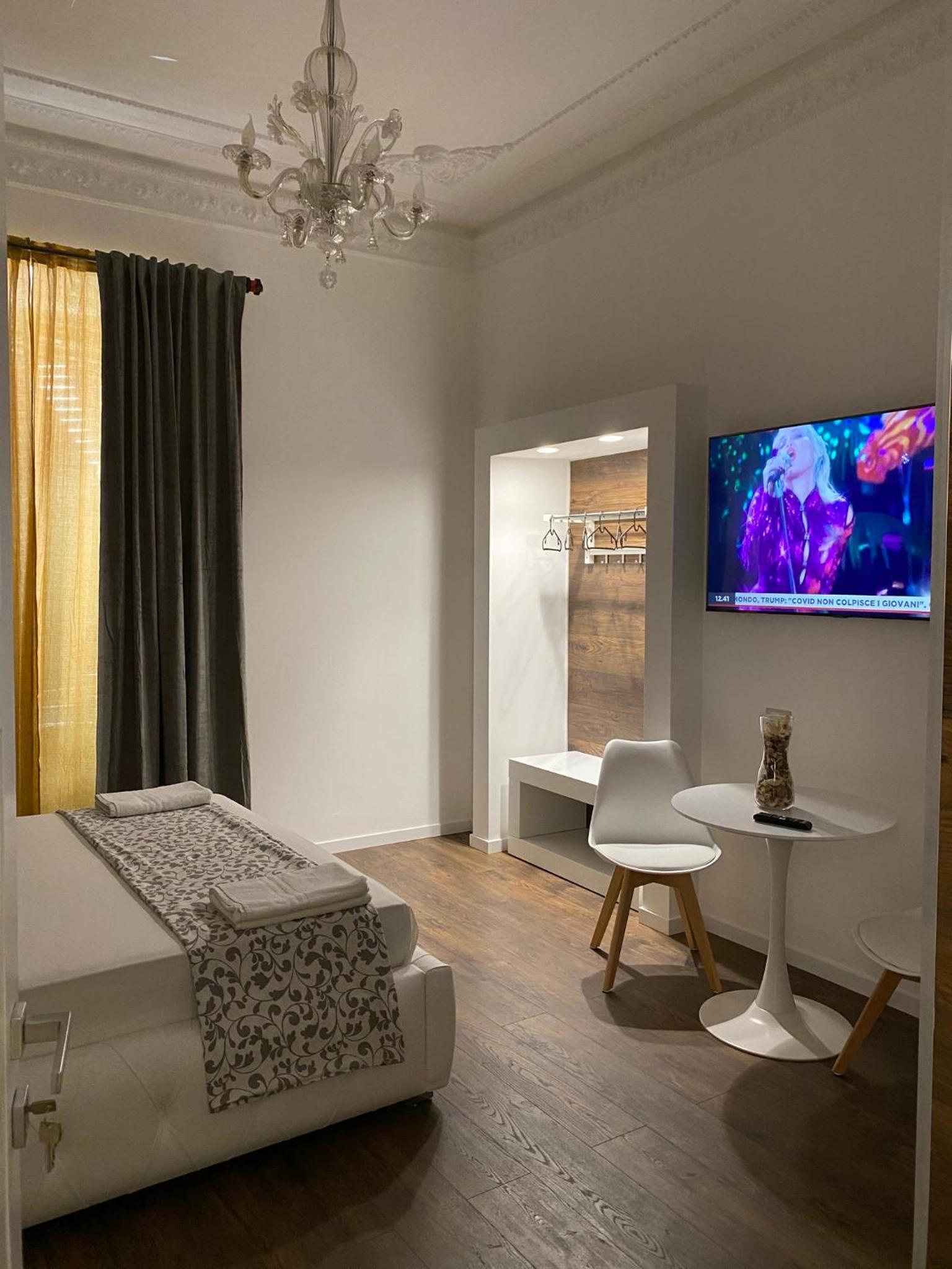 Superior King Room photo 2