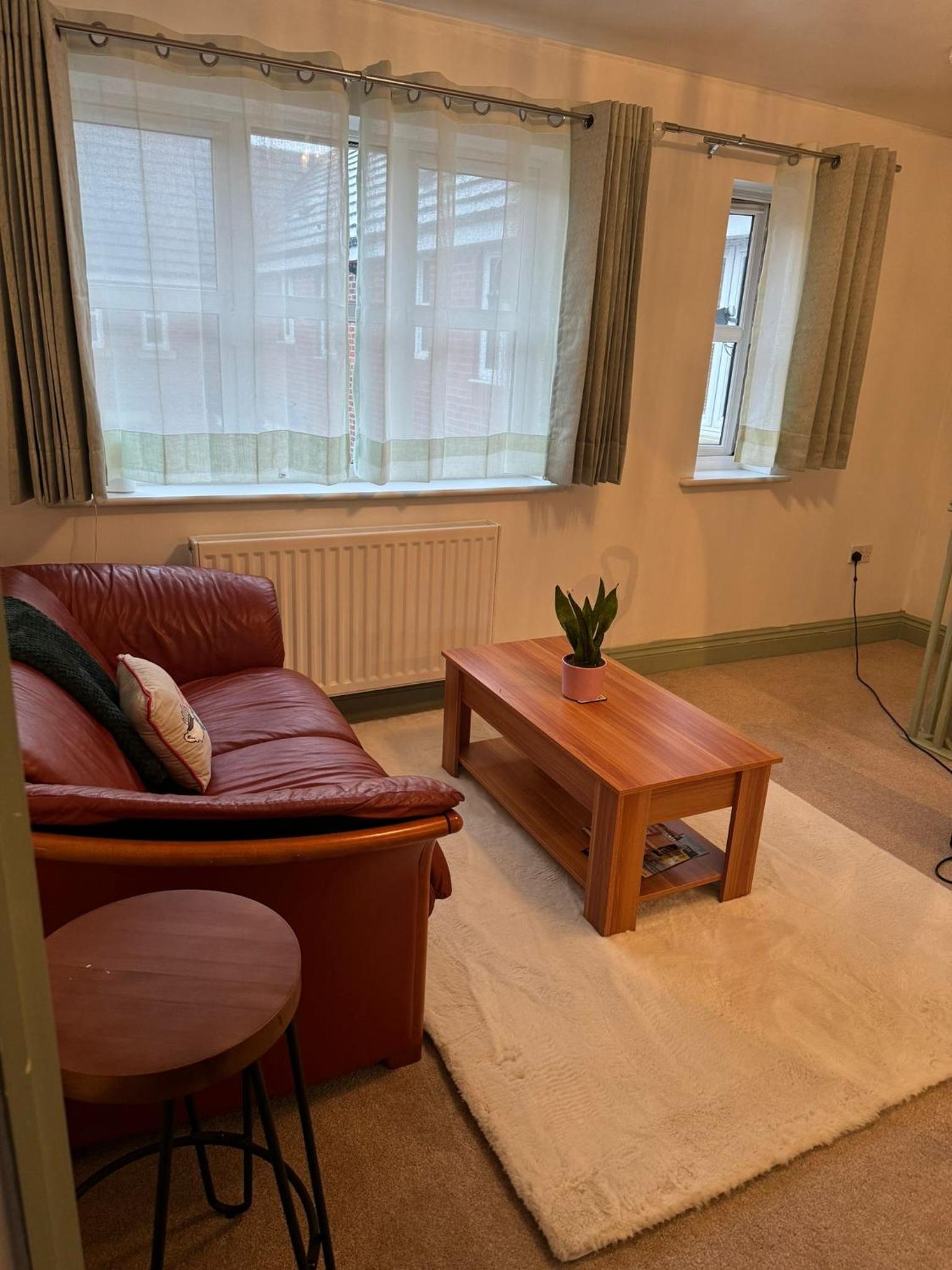 One-Bedroom Apartment photo 1