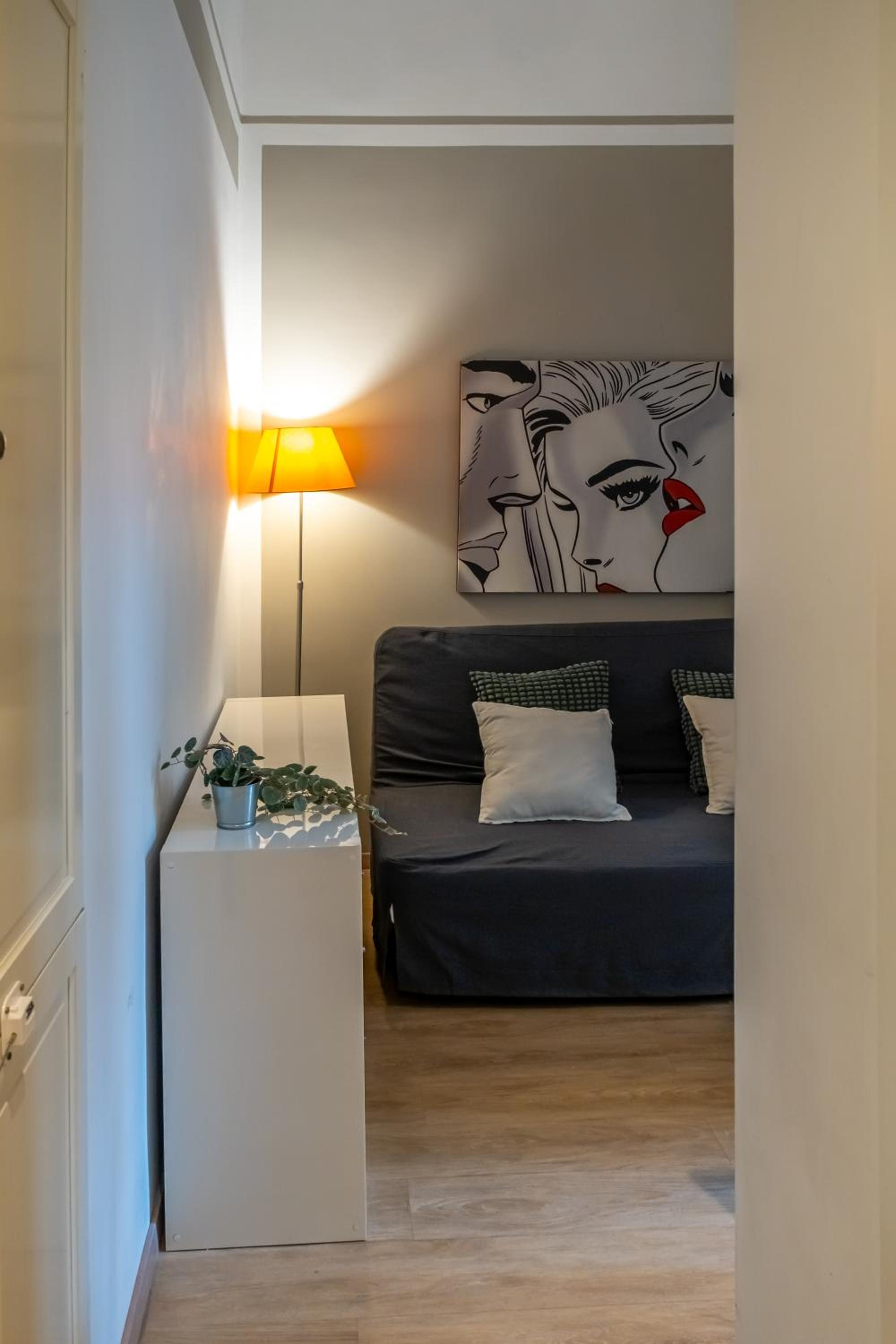One-Bedroom Apartment