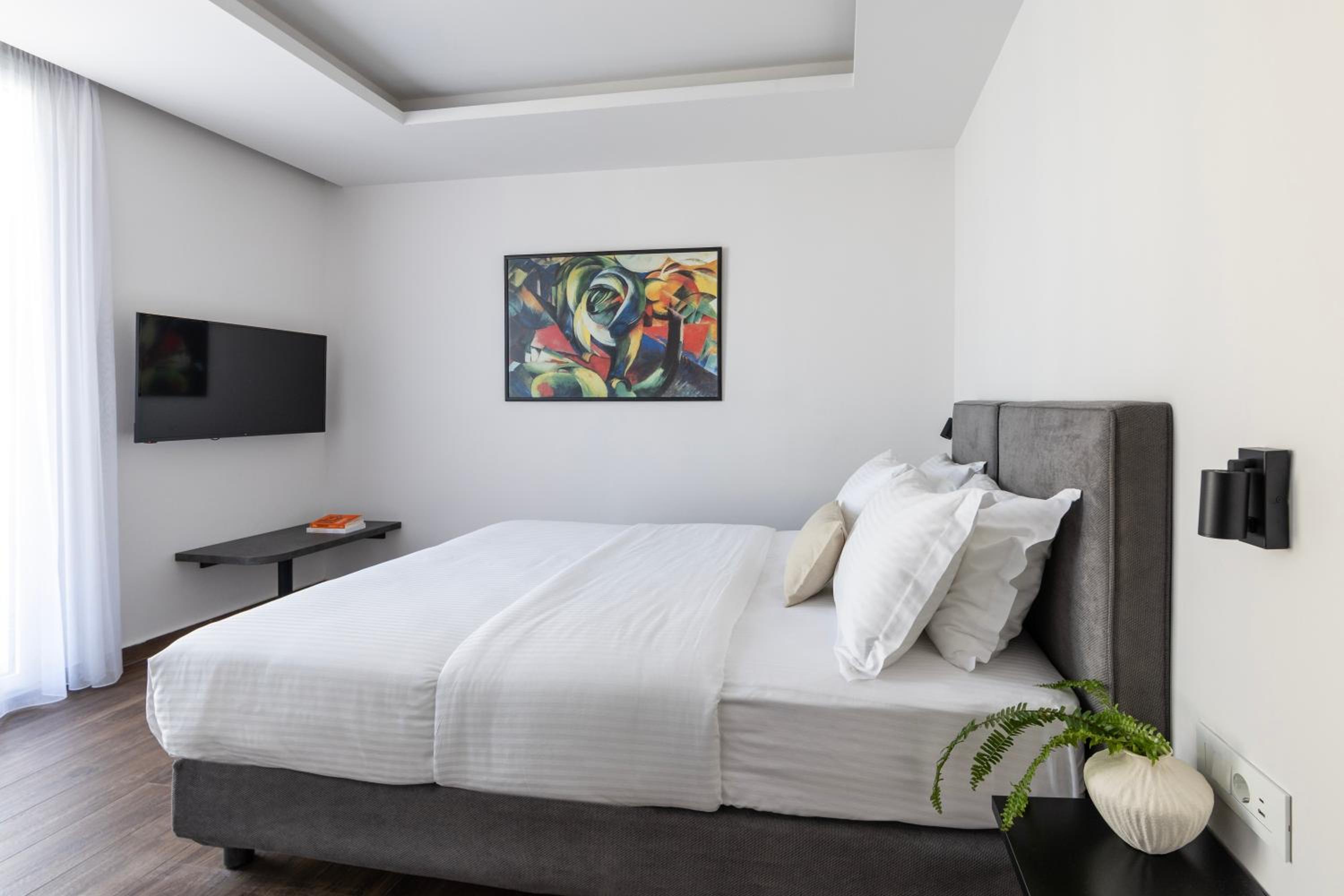 Apartment photo 1