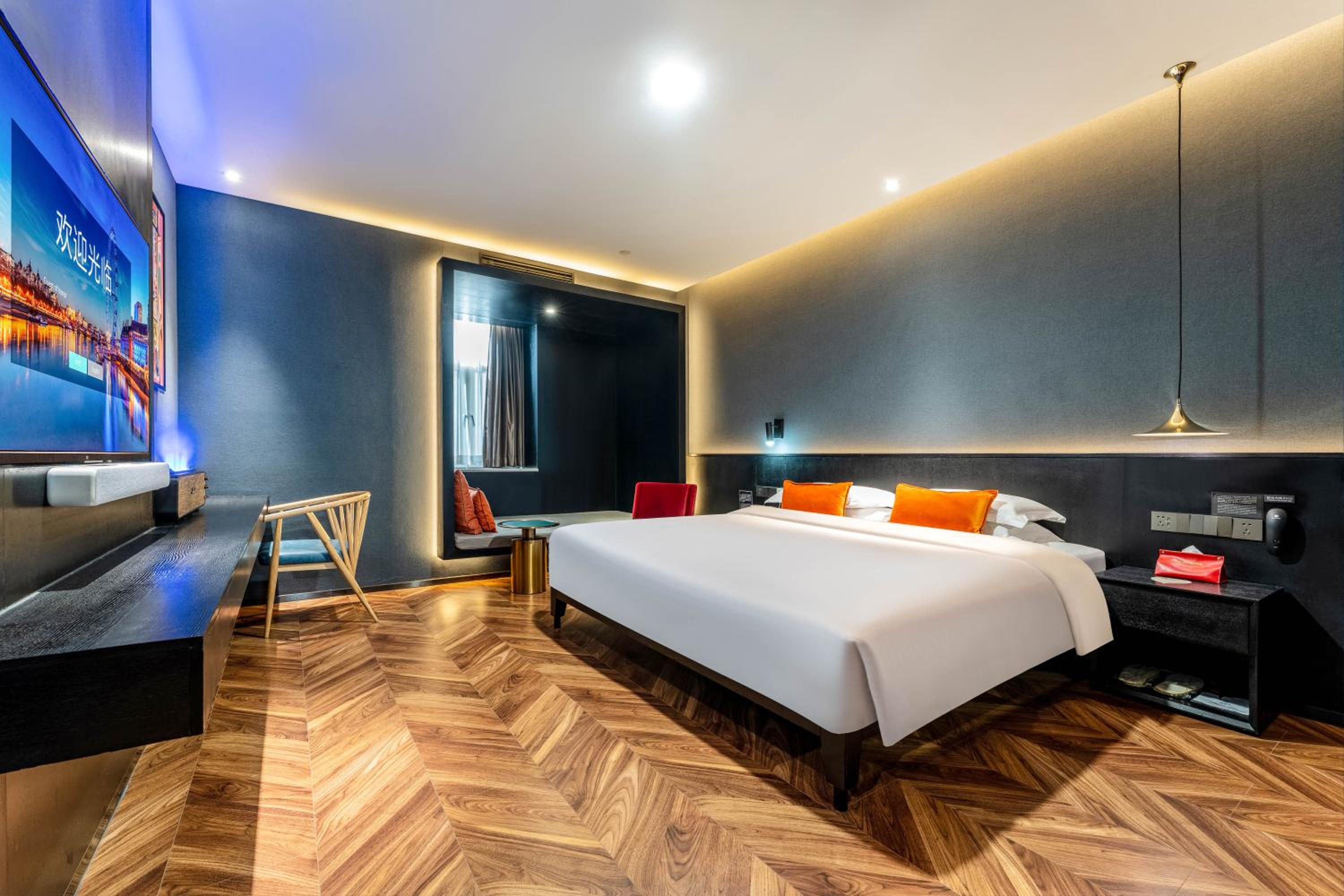Deluxe King Room