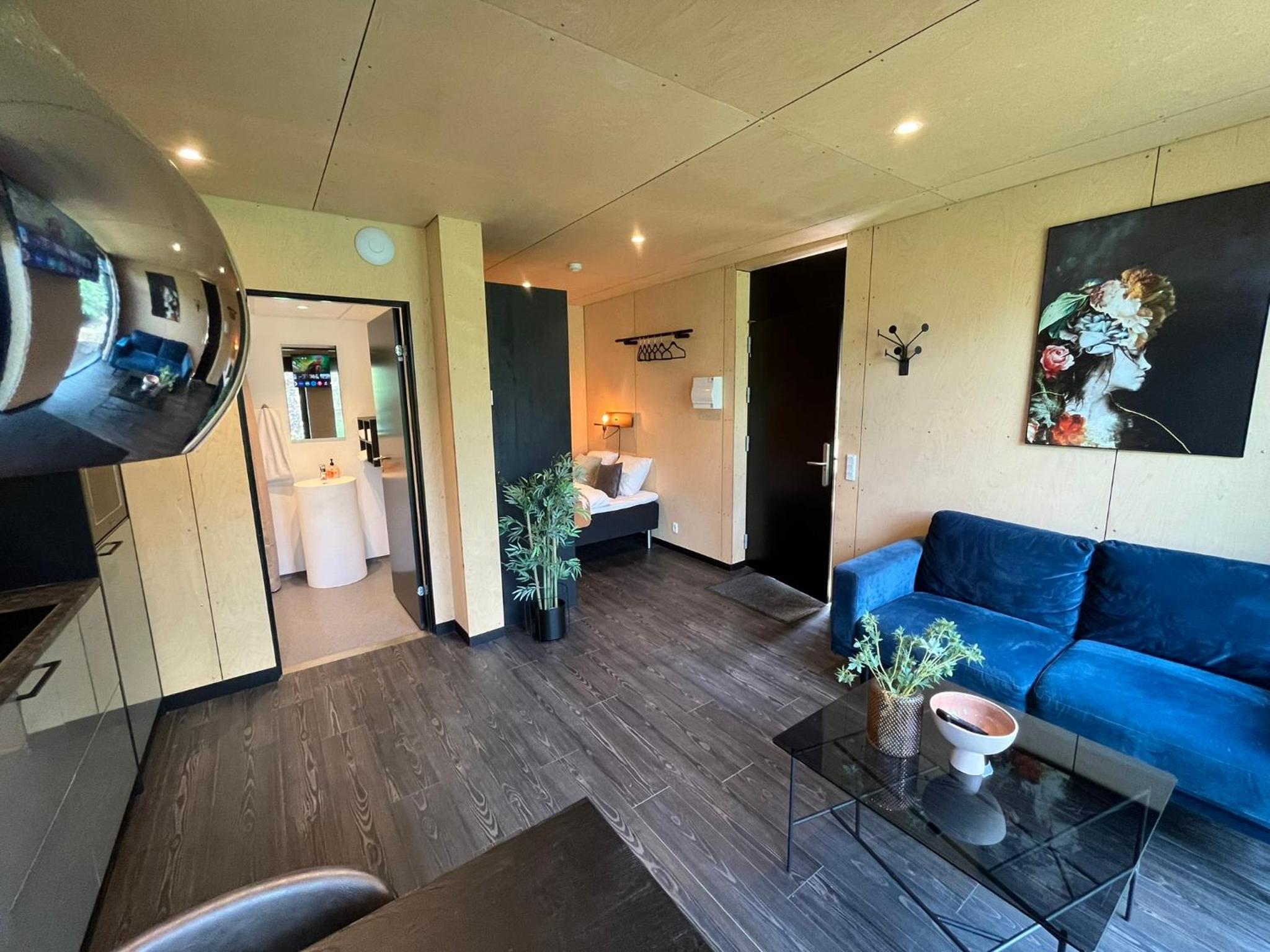 Standard Studio - Photo 1