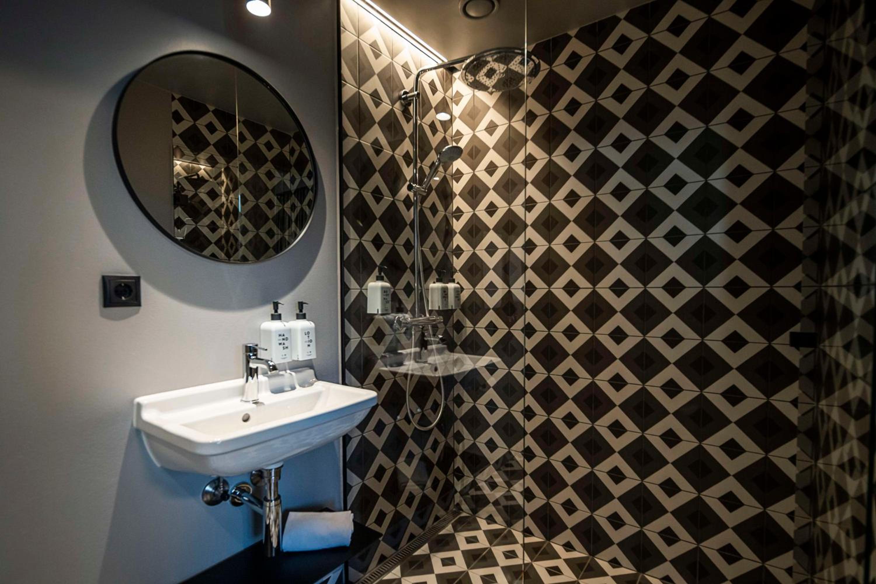 Superior Double or Twin Room - Photo 7