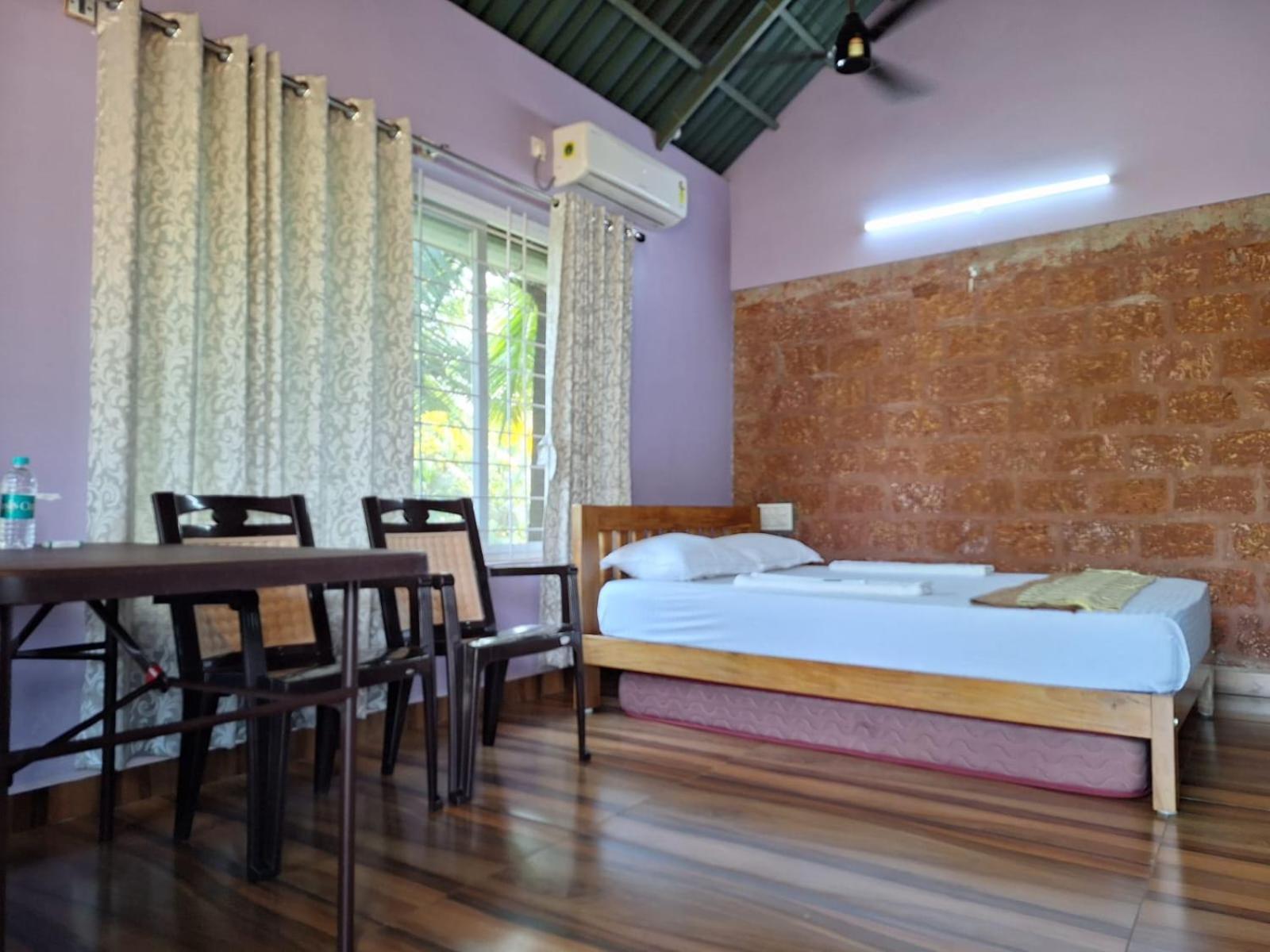 Deluxe Double Room with Extra Bed photo 3