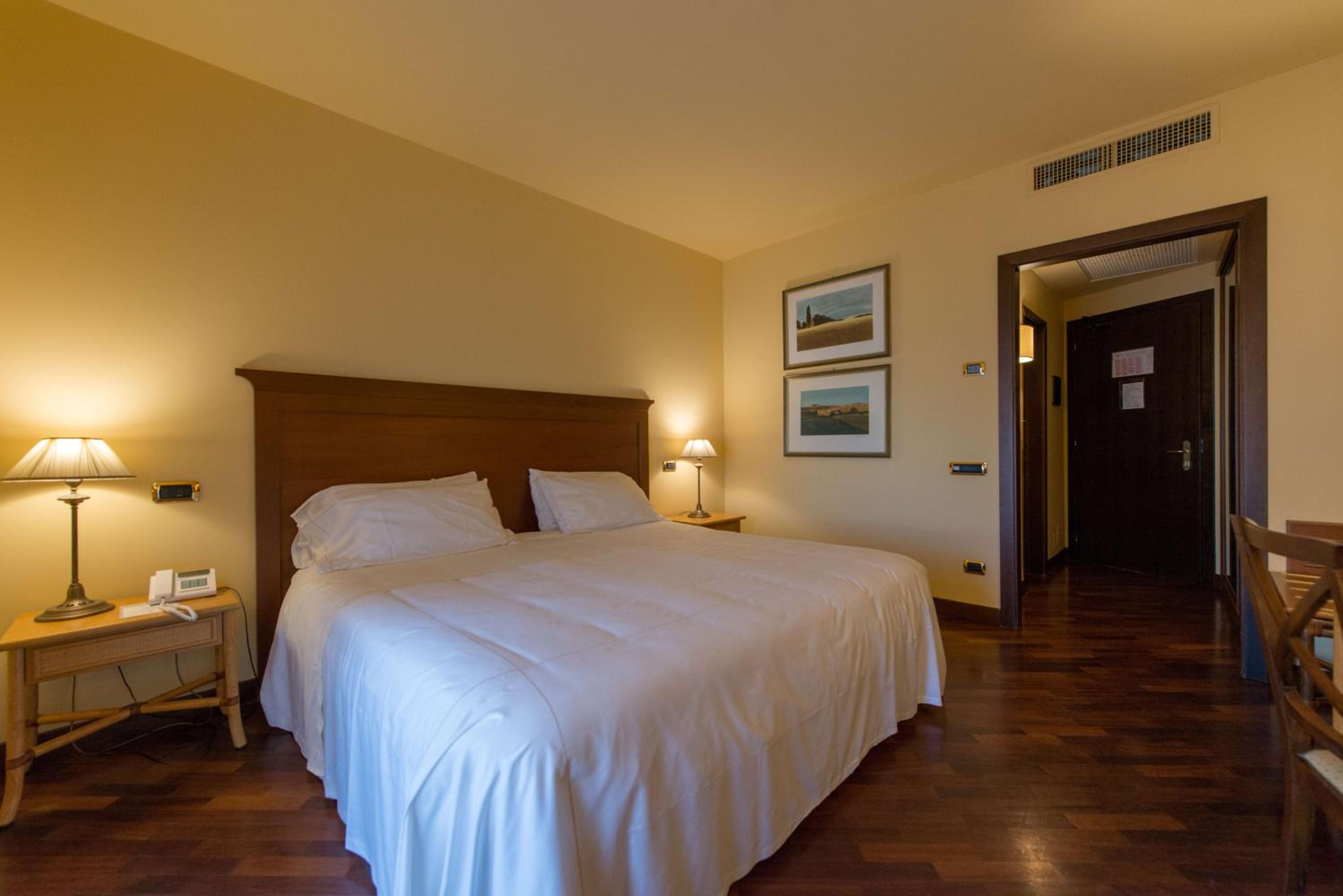 Standard Triple Room - Photo 3