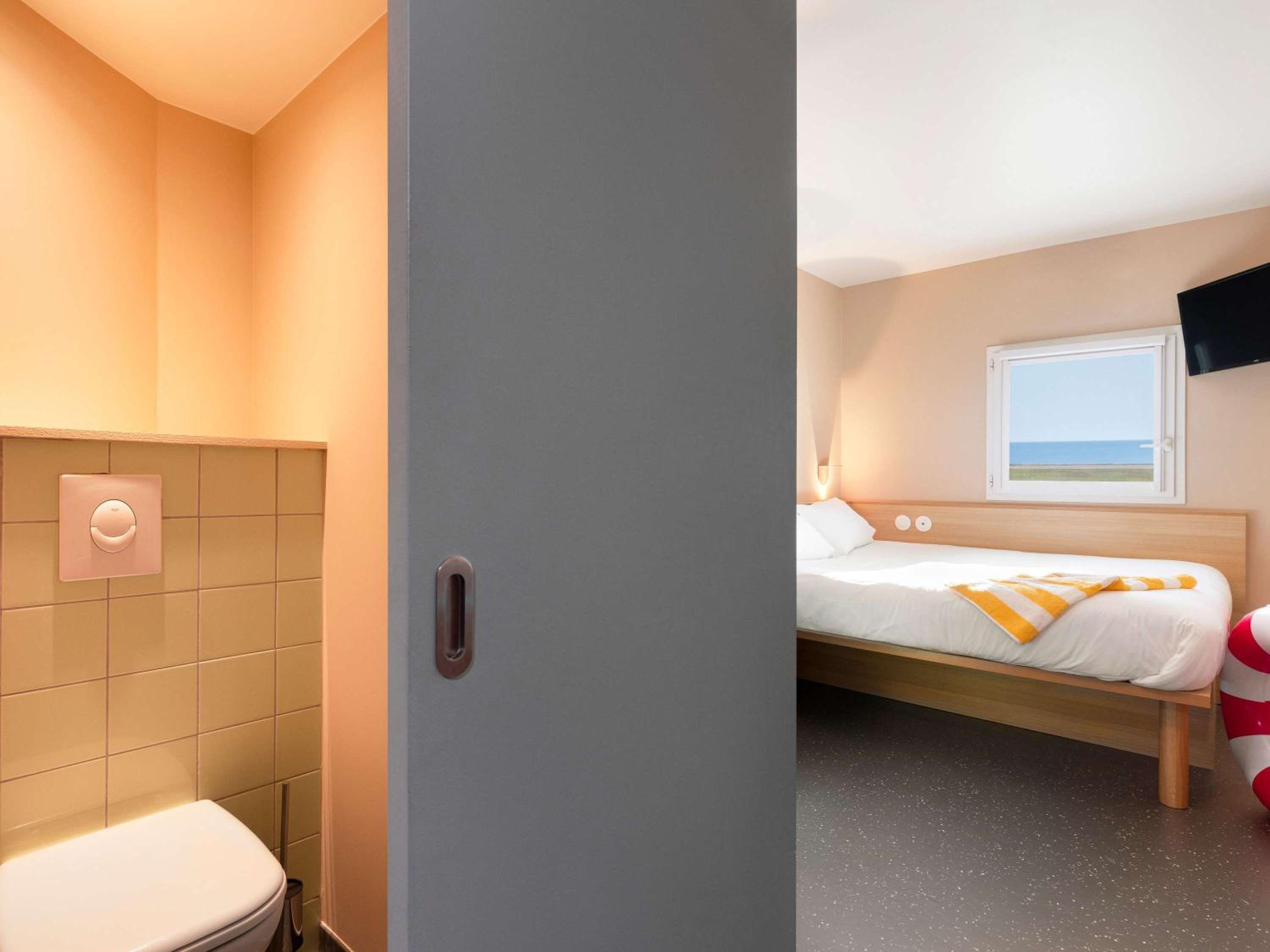 POP Double Room - Photo 12