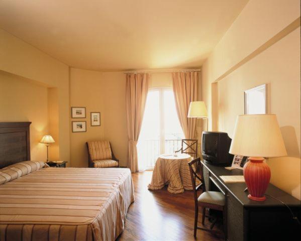 Standard Triple Room - Photo 2