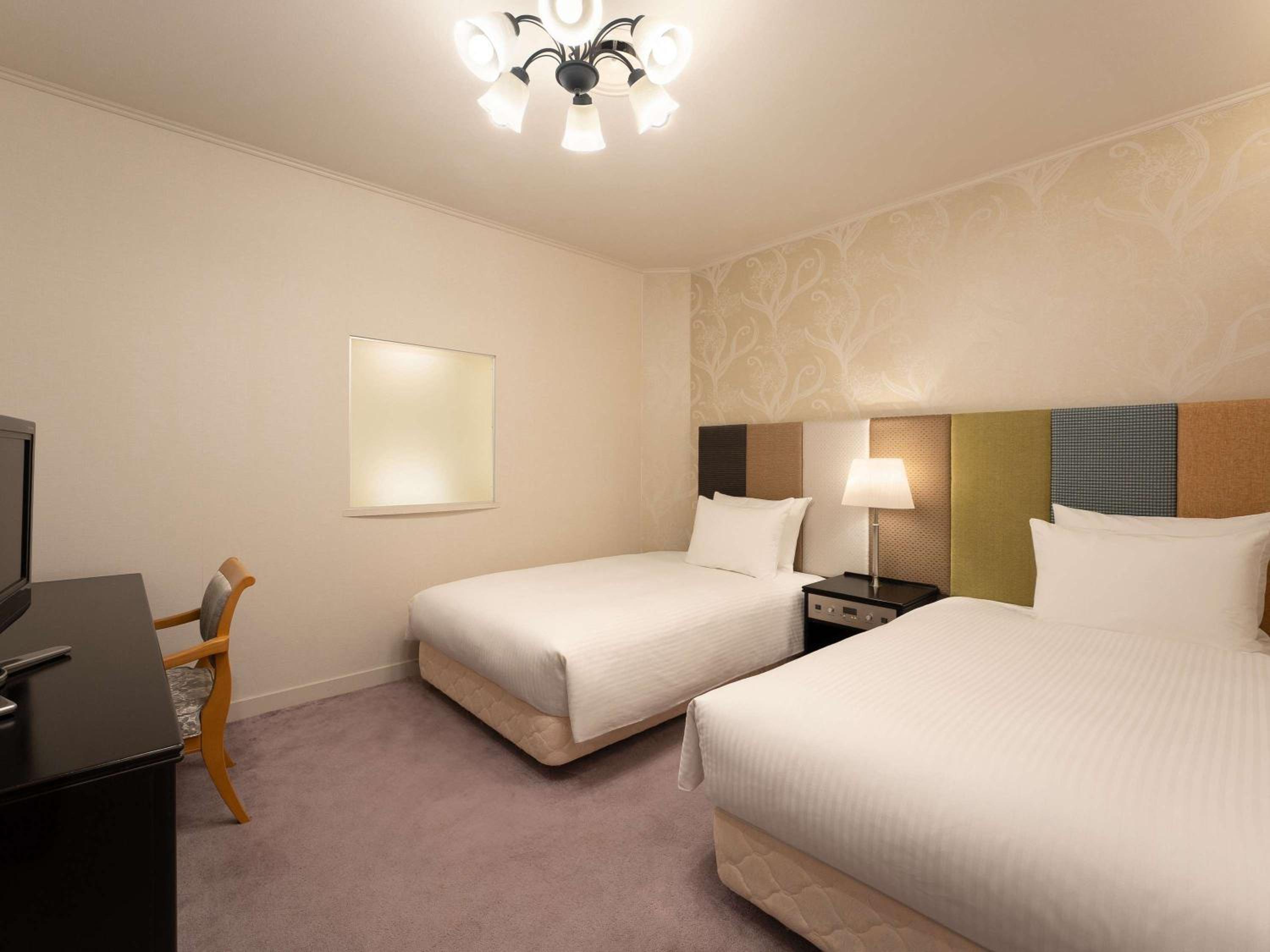 Executive Twin Suite with Mountain View