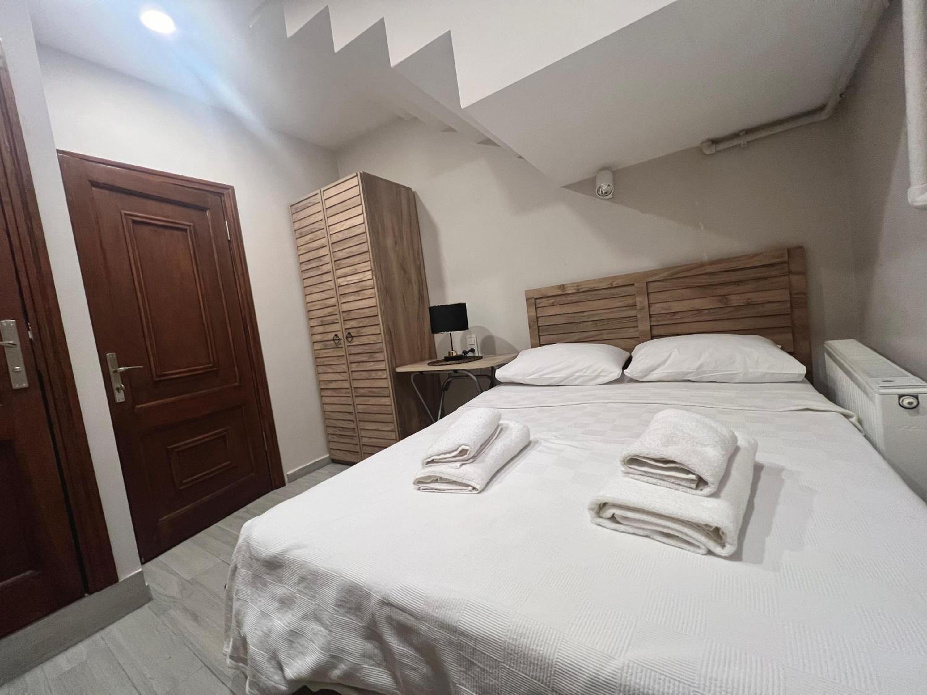 Economy Double Room photo 3