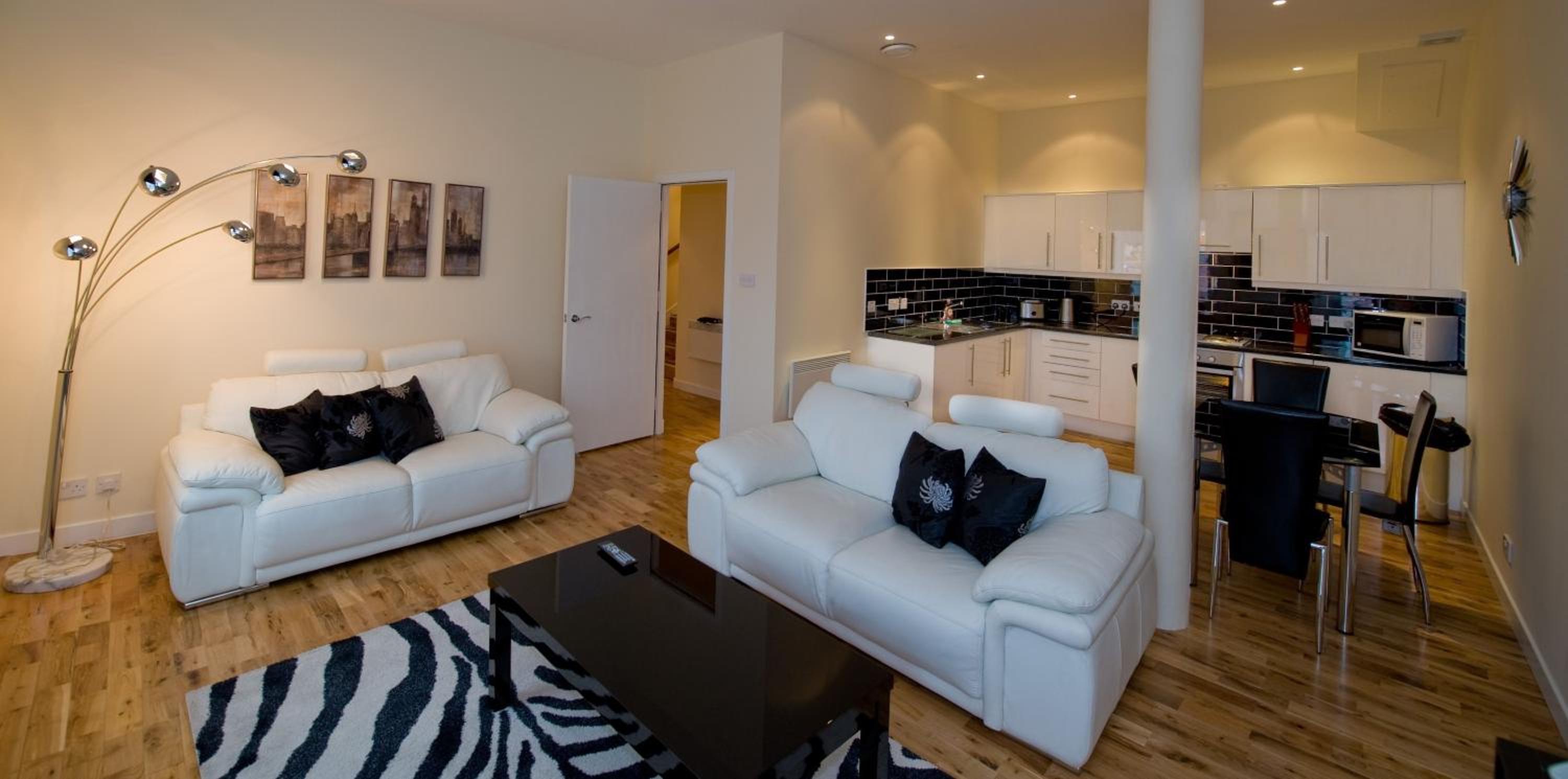 One-Bedroom Apartment - Photo 4
