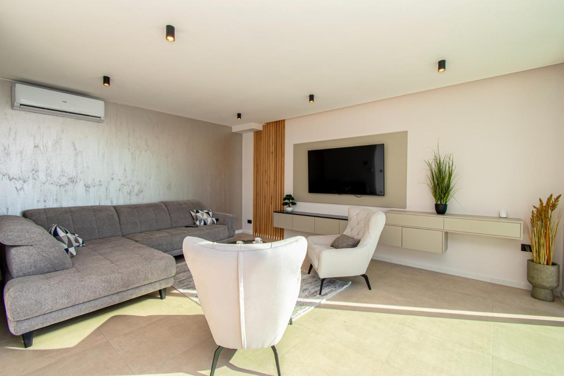 Villa photo 1